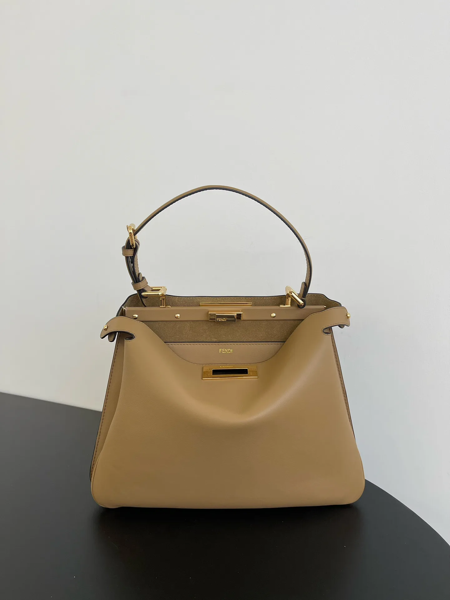 Классические Сумки Женские Fendi 13546274