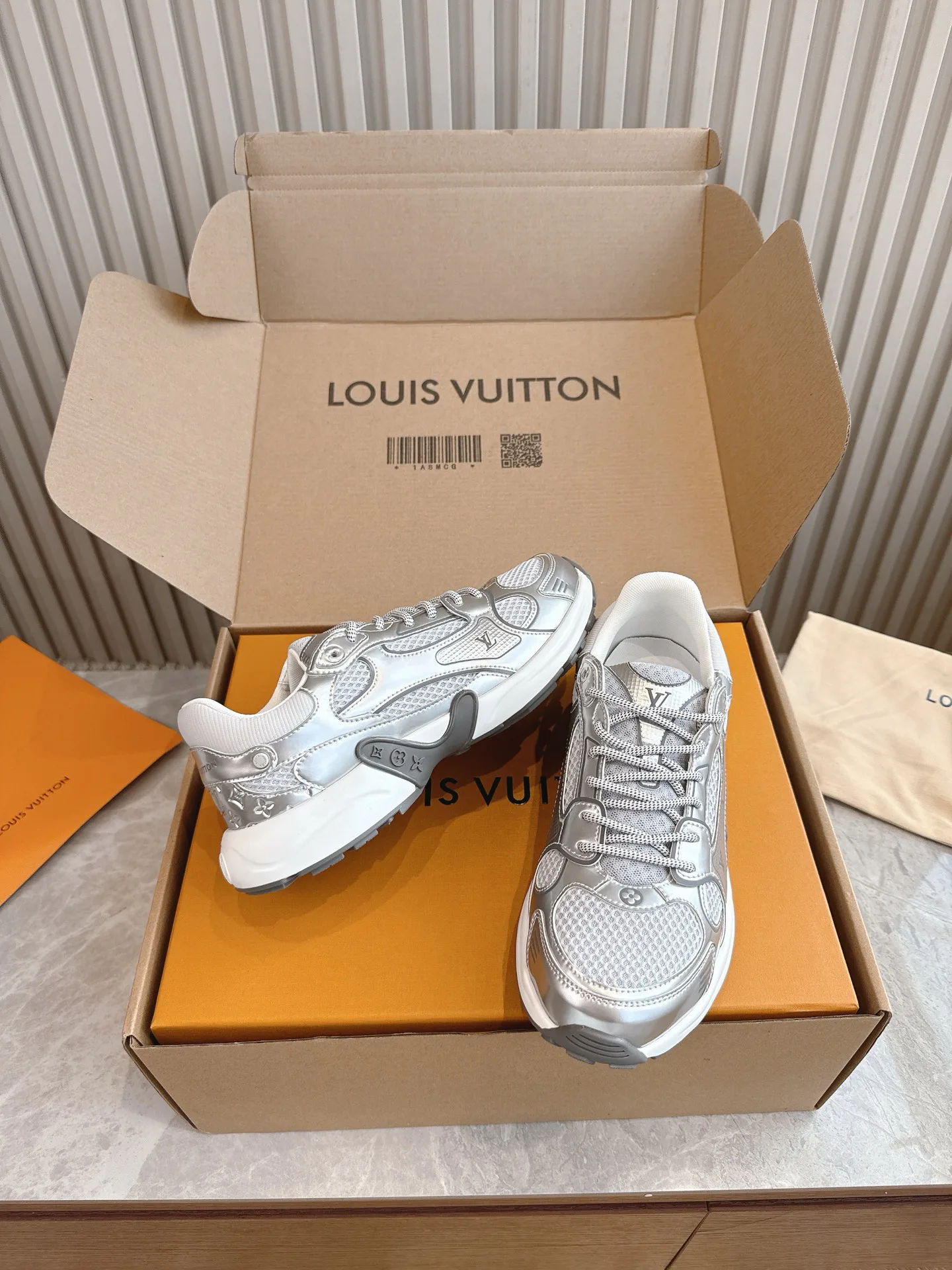 Кроссовки Мужские Louis Vuitton 8979804