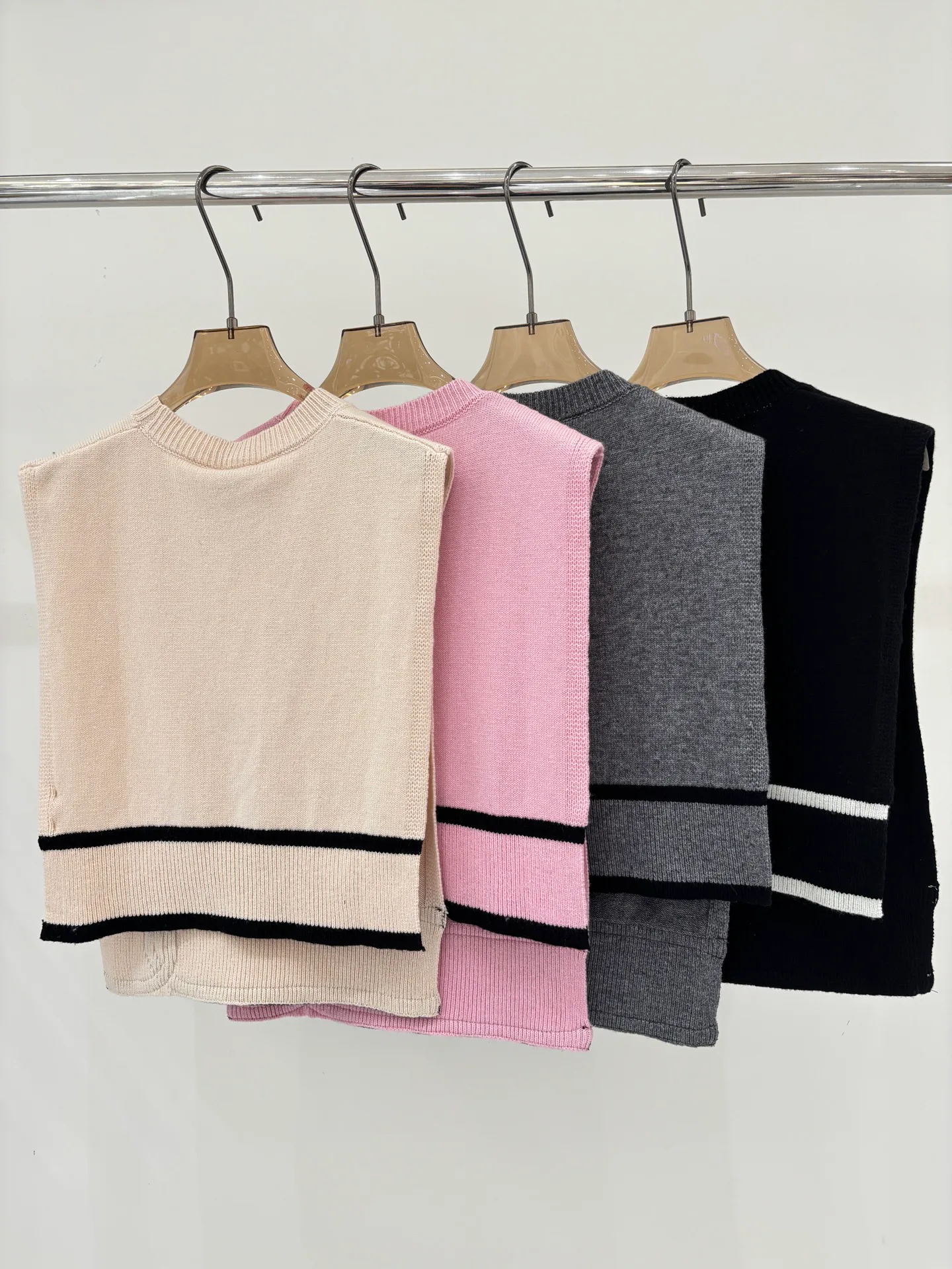 Жилеты Женские Chanel 11540378