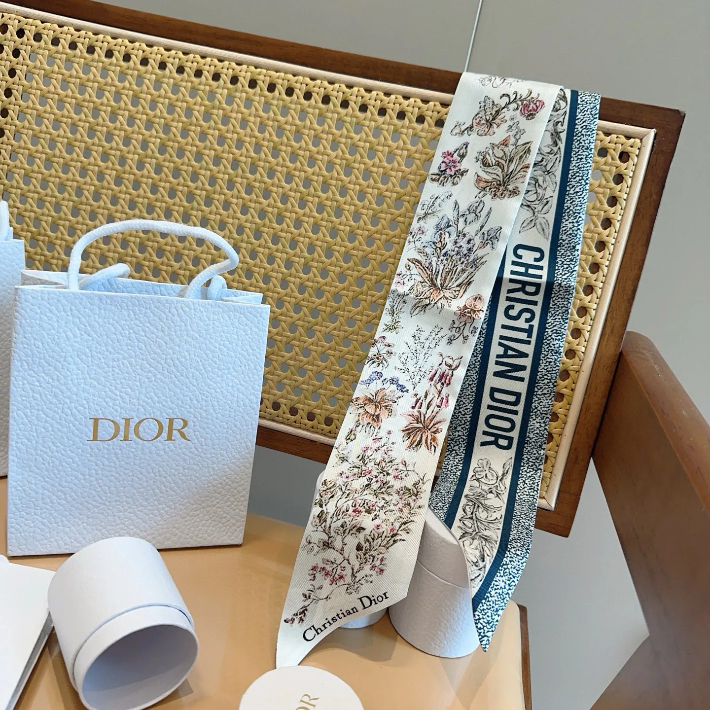 Шарфы Christian Dior 19500