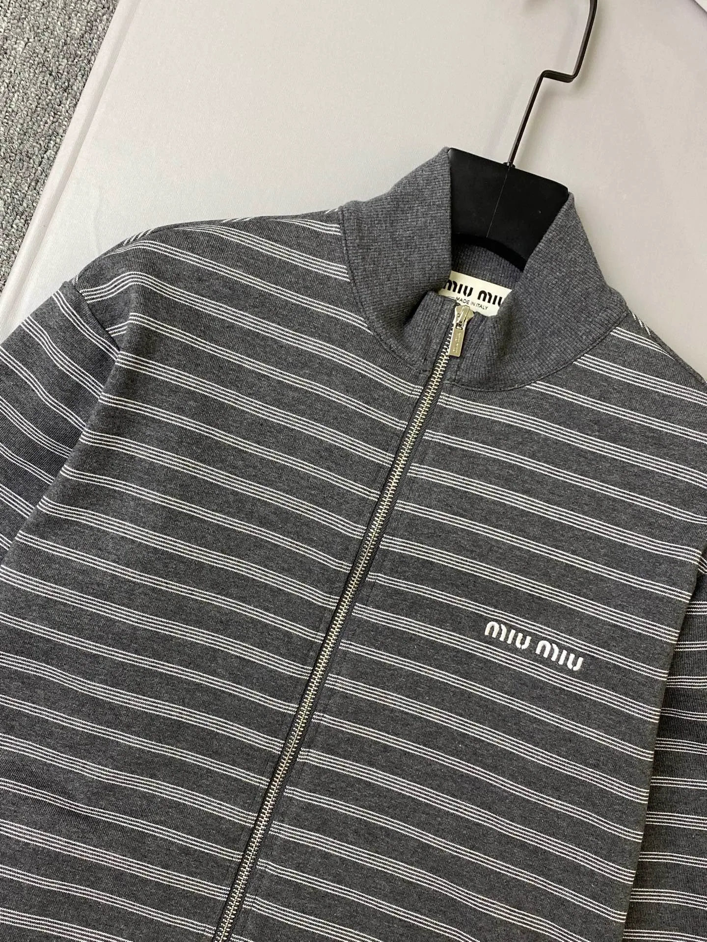 Куртки И Пуховики Женские Miu Miu 19428425