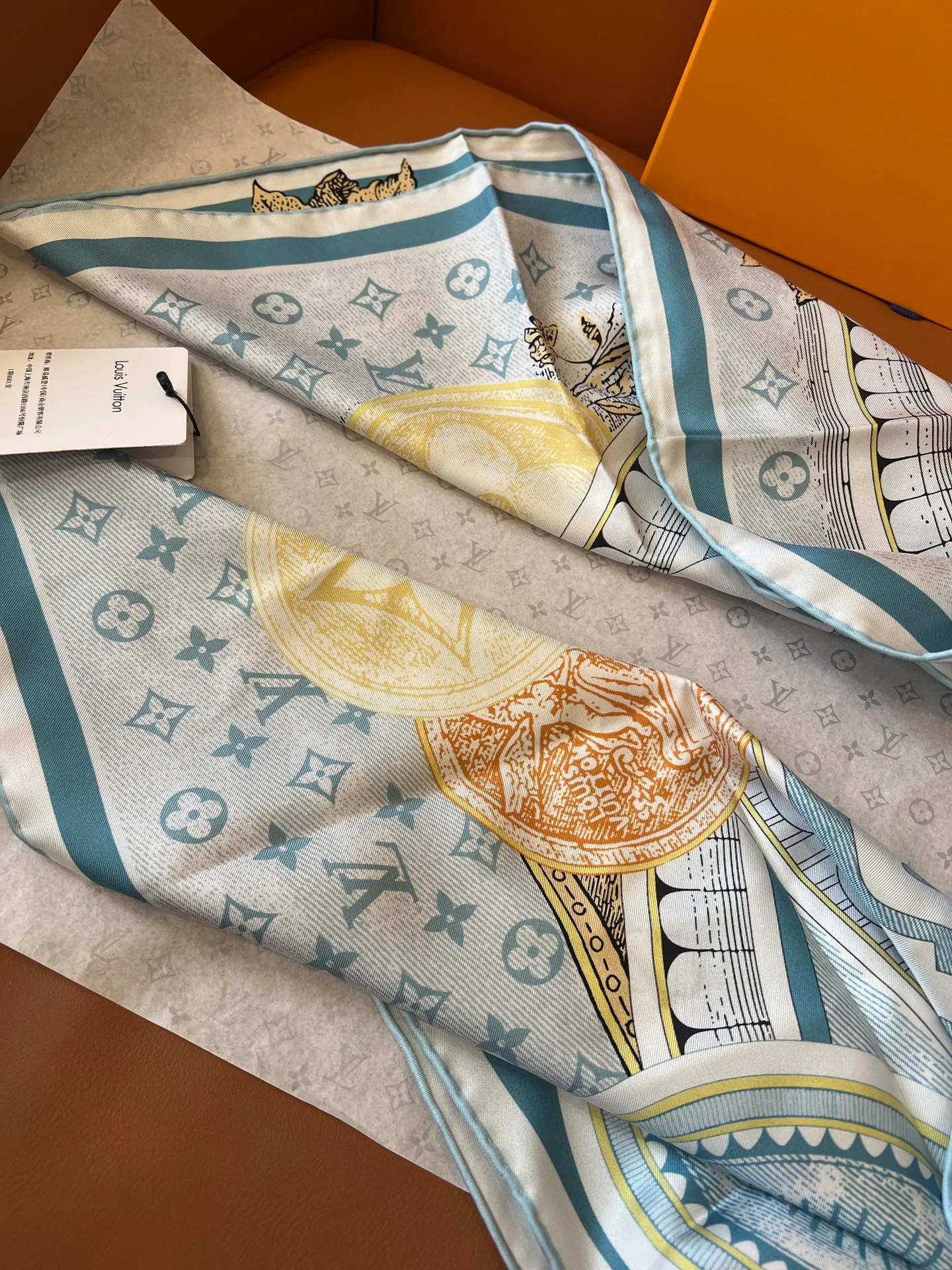 Шарфы Louis Vuitton 7210