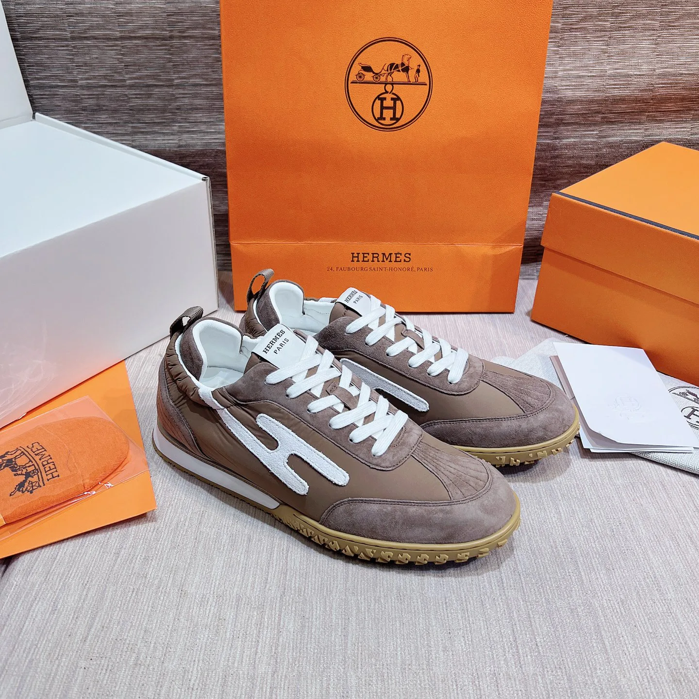 Кроссовки Женские Hermes 17749542