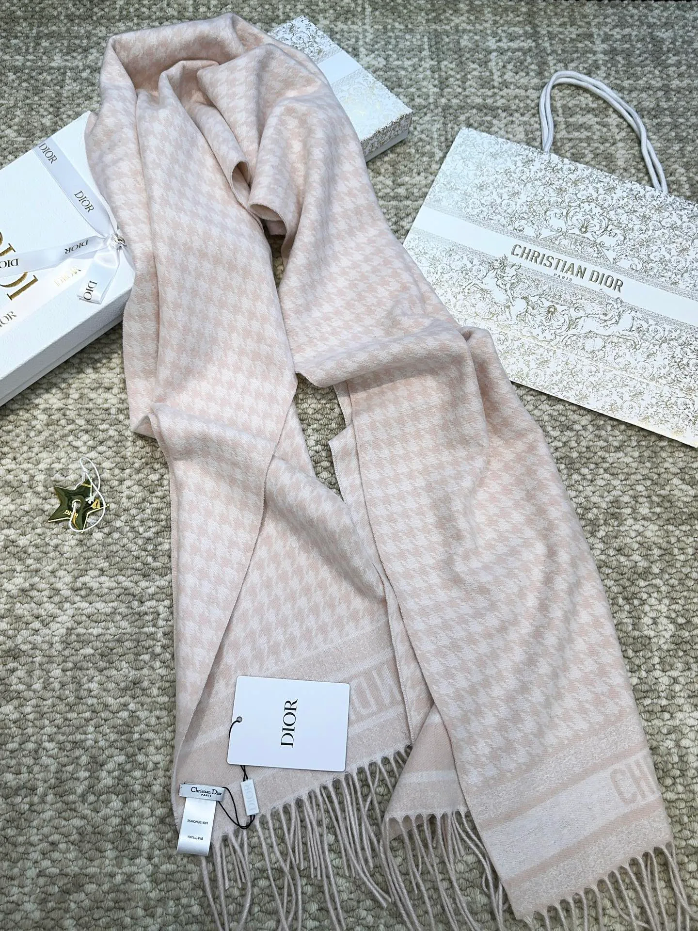 Шарфы Christian Dior 18105445