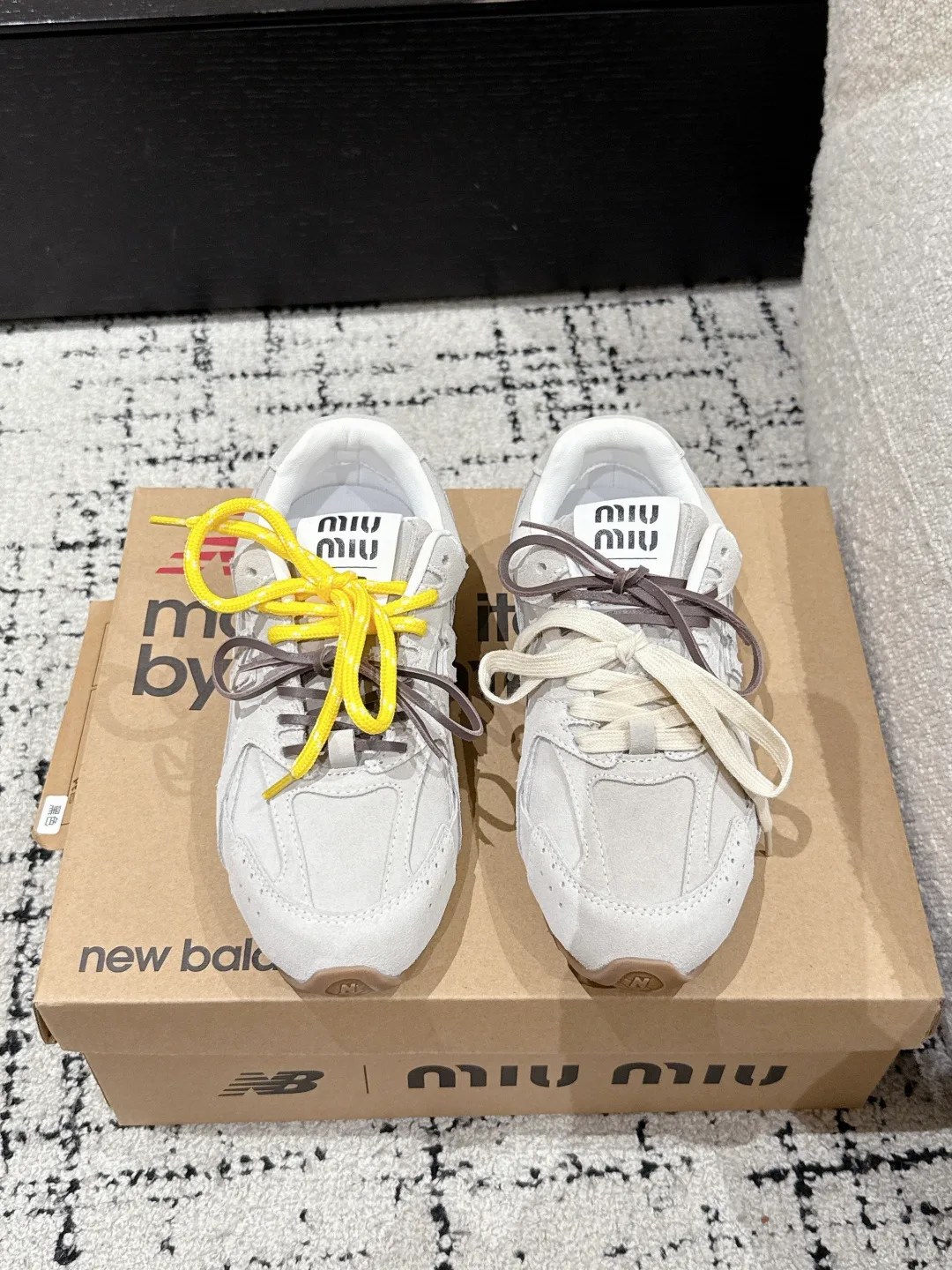 Кроссовки Женские Miu Miu 18409628
