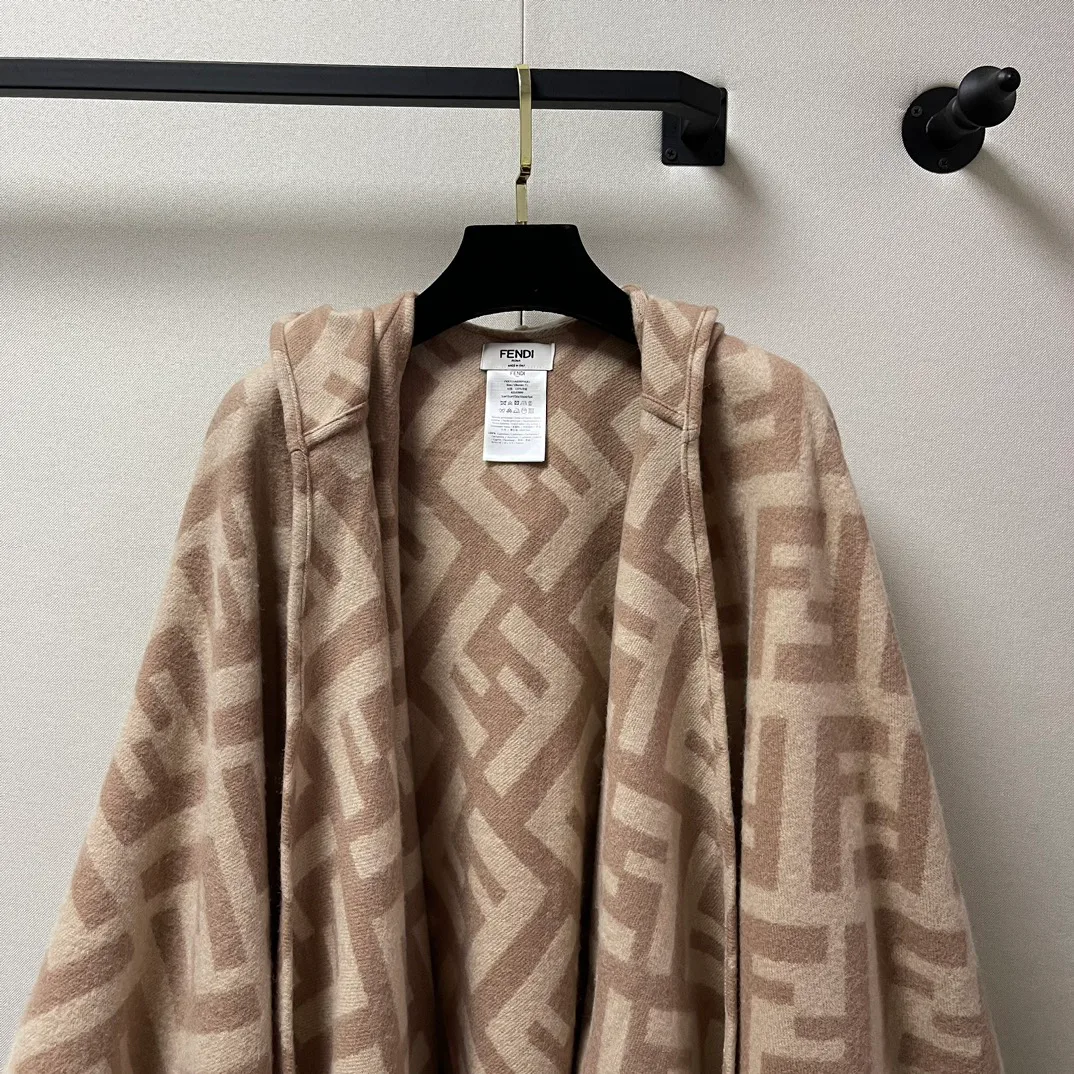 Пальто Женские Fendi 18979710