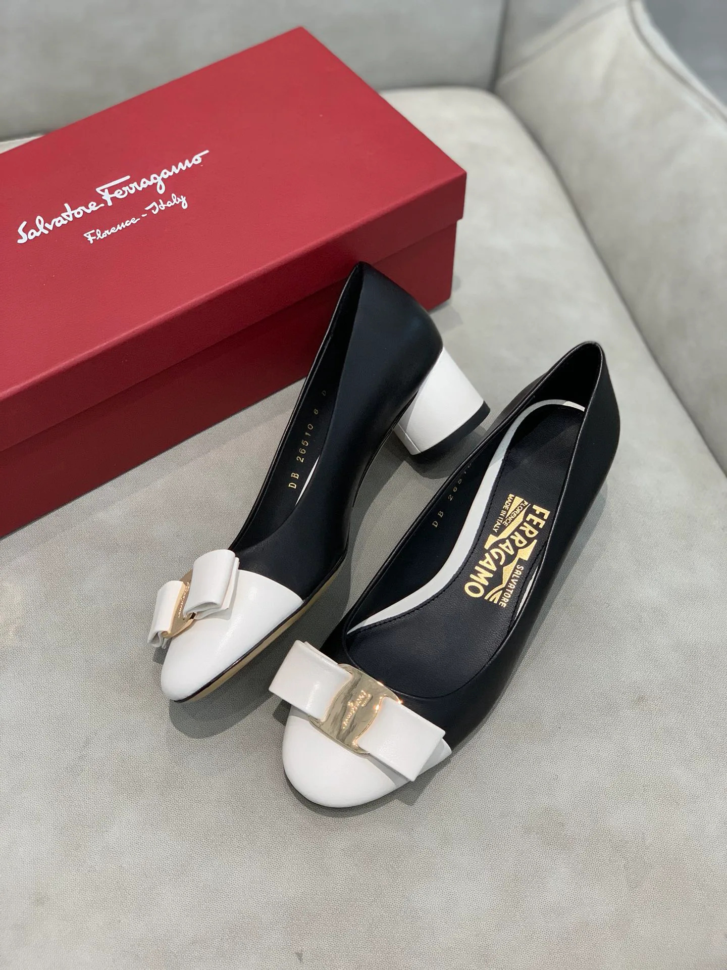 Туфли Женские Salvatore Ferragamo 11675497