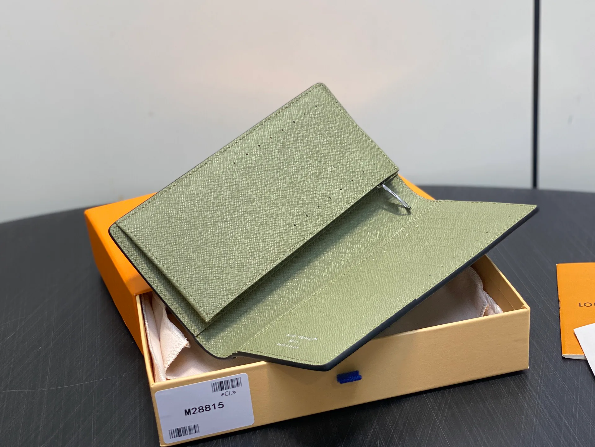 Клатчи Женские Louis Vuitton 17499402
