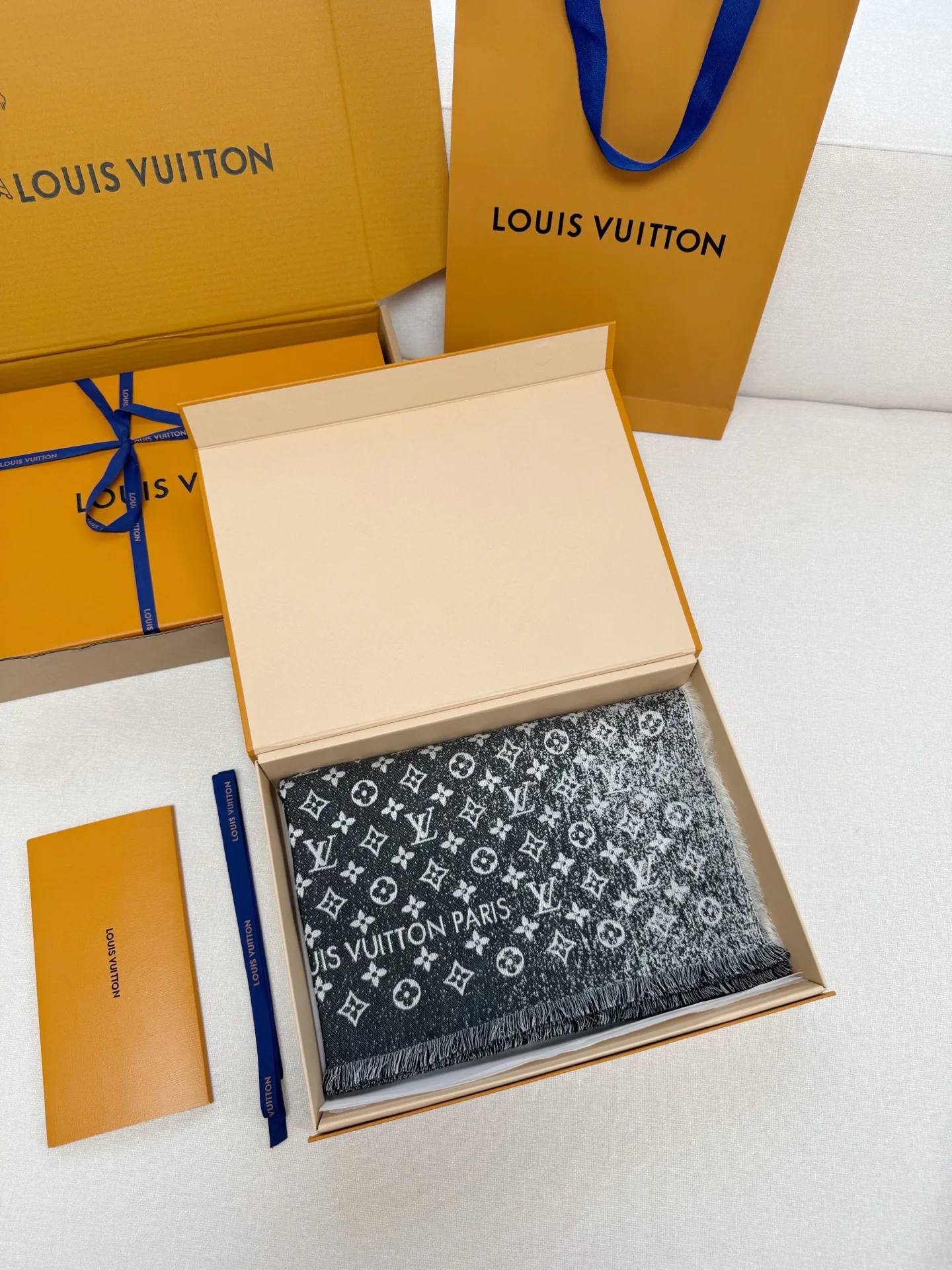 Шарфы Louis Vuitton 437762