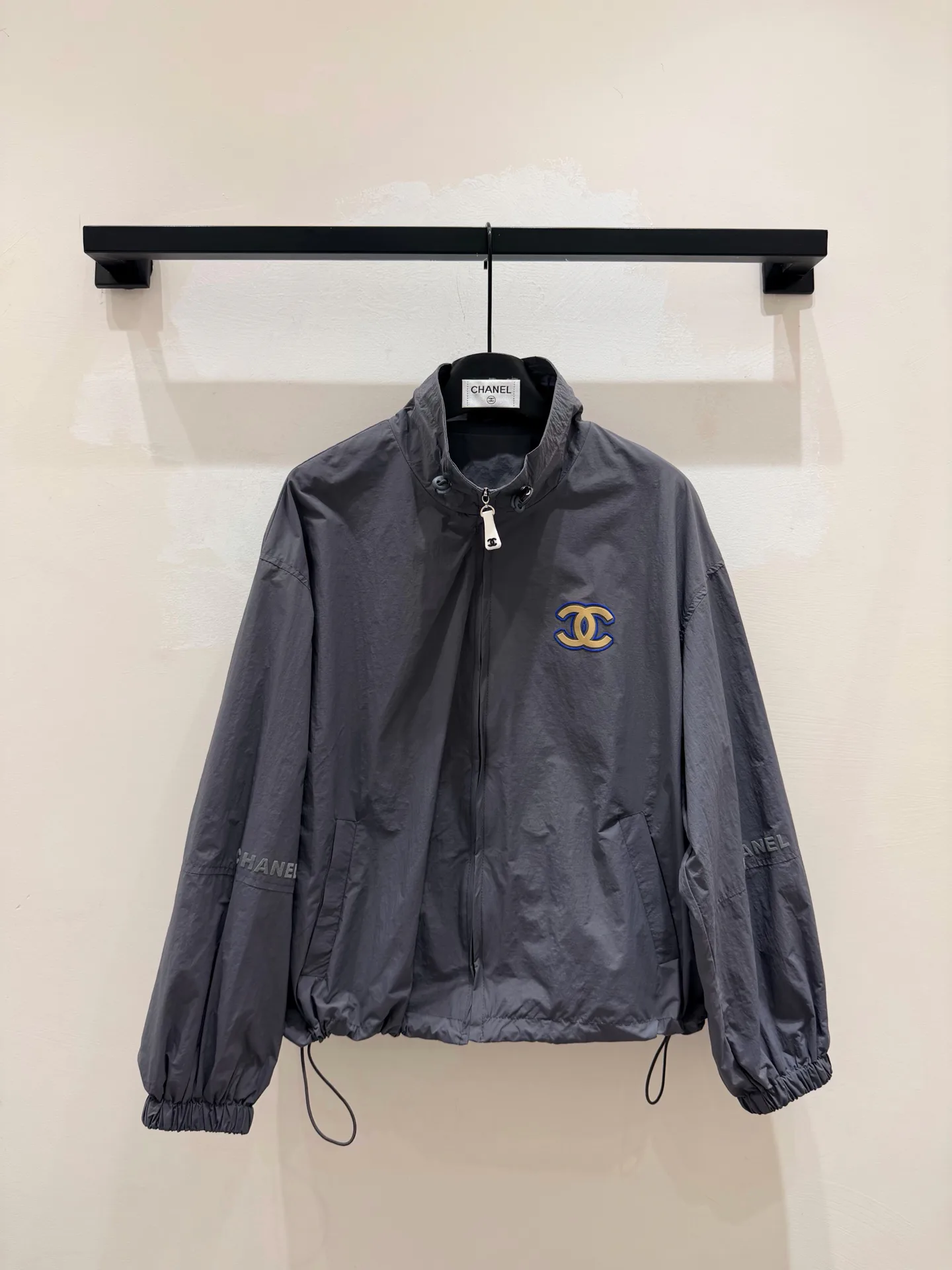 Куртки И Пуховики Женские Chanel 11888689