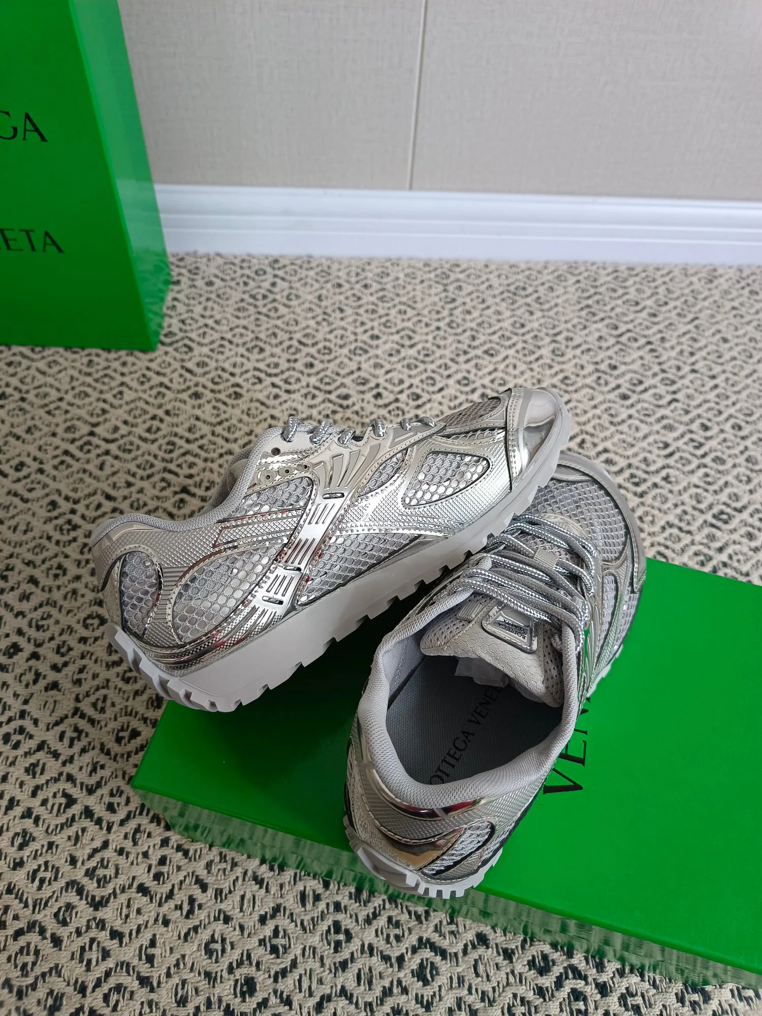 Кроссовки Женские Bottega Veneta 18273976