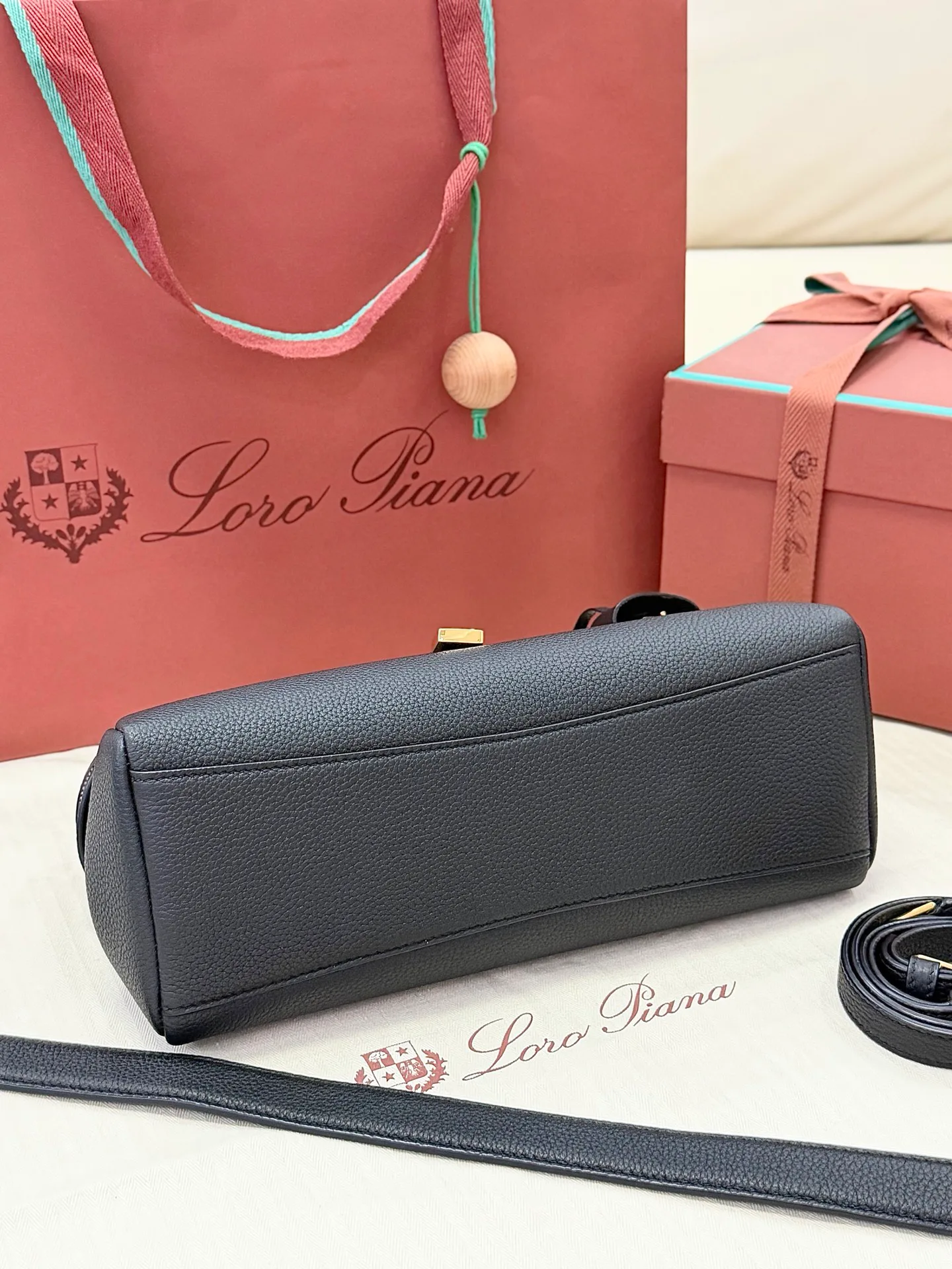 Классические Сумки Женские Loro Piana 17692346
