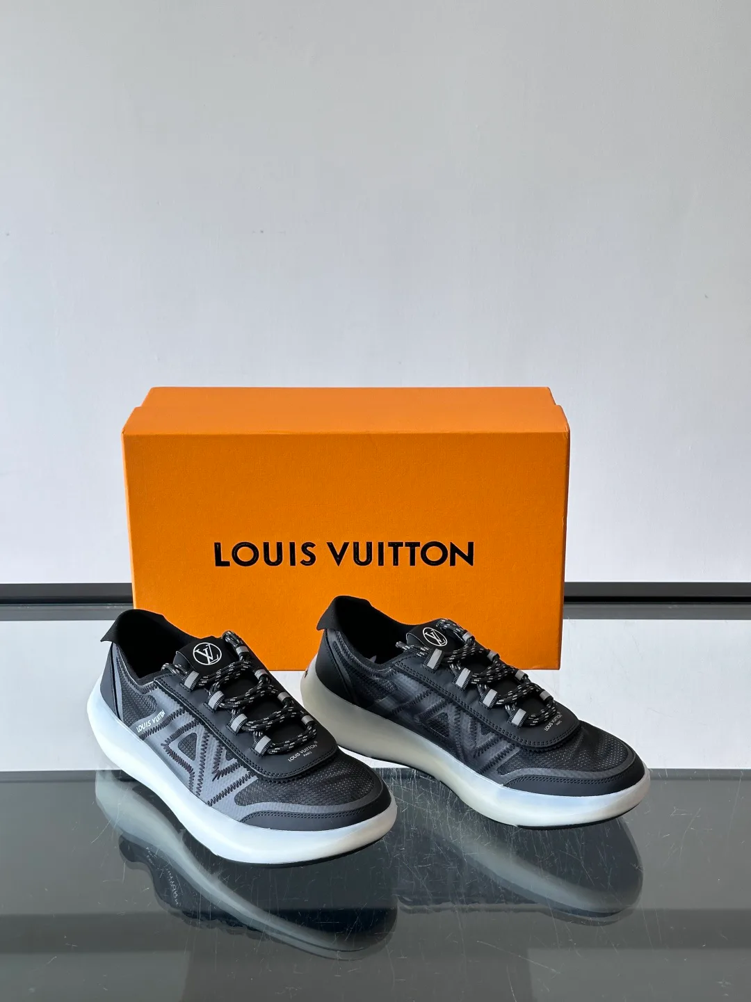 Кроссовки Мужские Louis Vuitton 17069297