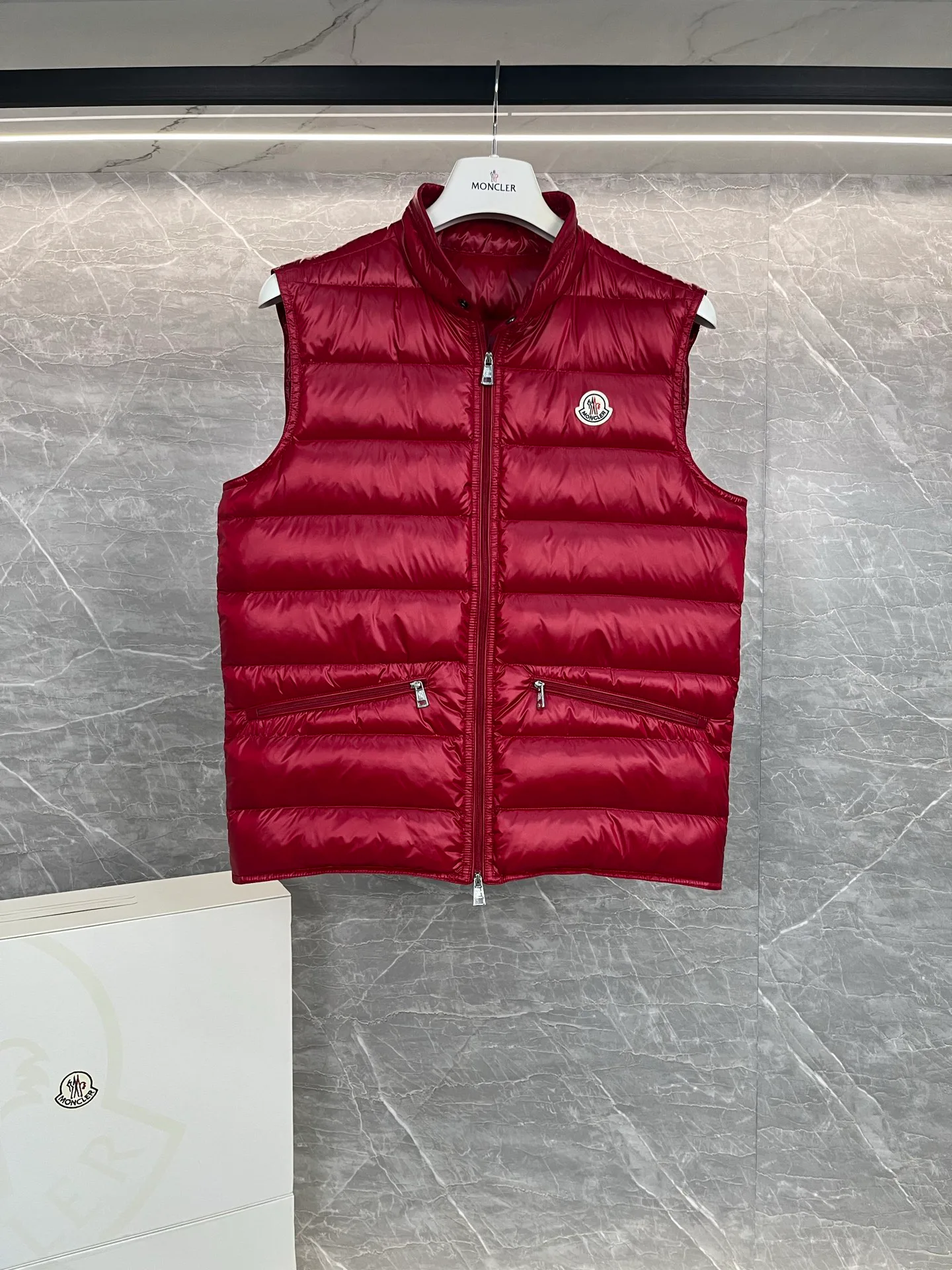 Жилеты Женские Moncler 18199681
