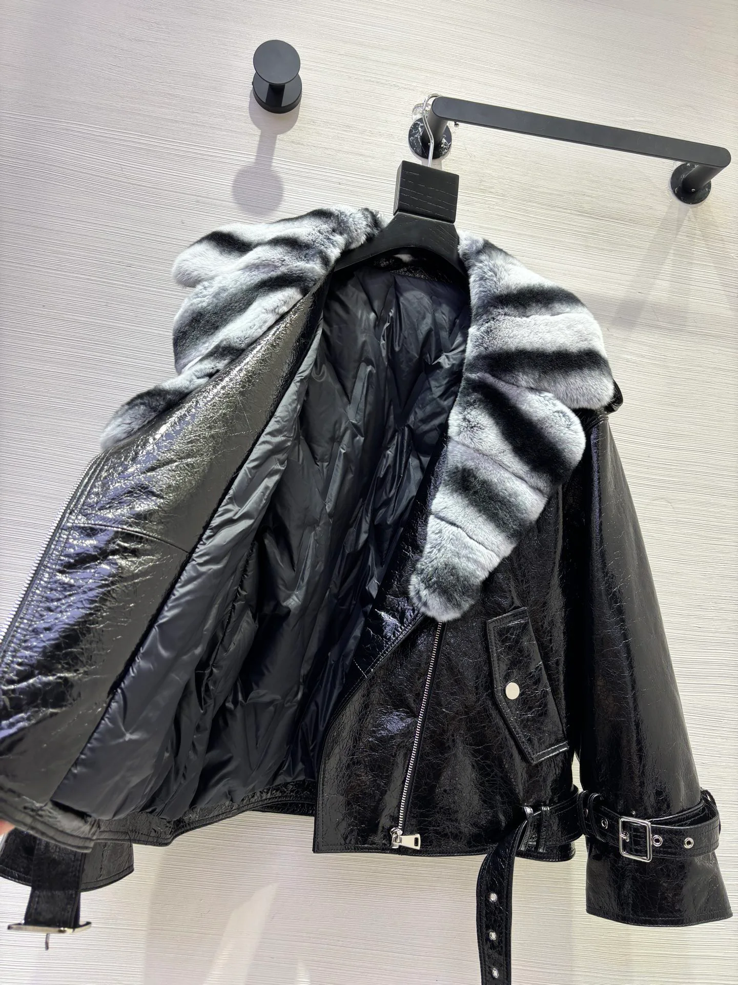 Кожаные Куртки И Дублёнки Женские Saint Laurent 562277