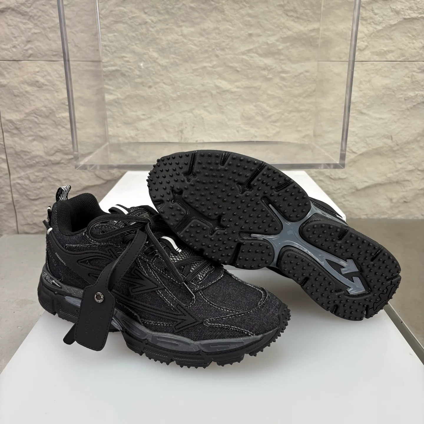 Кроссовки Женские Off-White 18351520