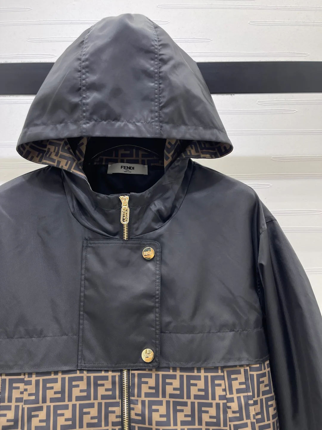 Куртки И Пуховики Женские Fendi 18757429