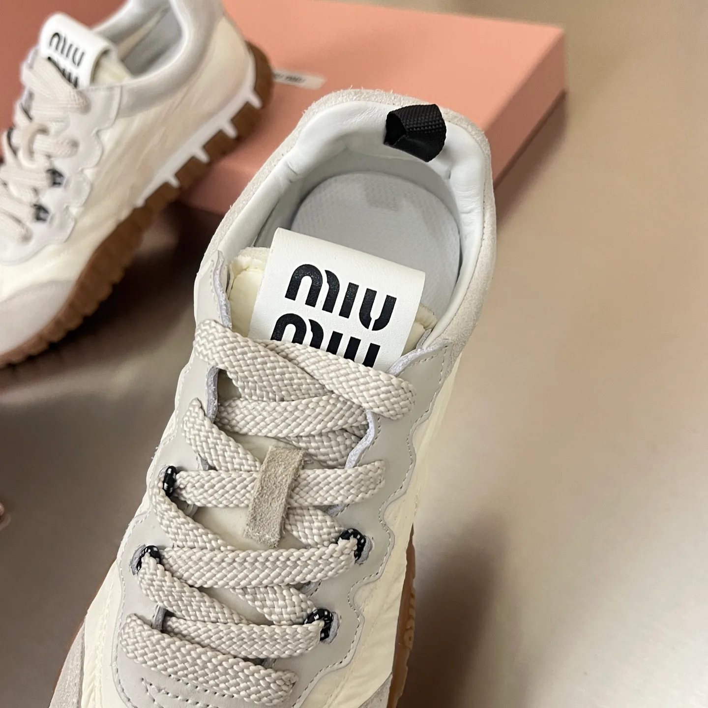 Кроссовки Женские Miu Miu 17968642