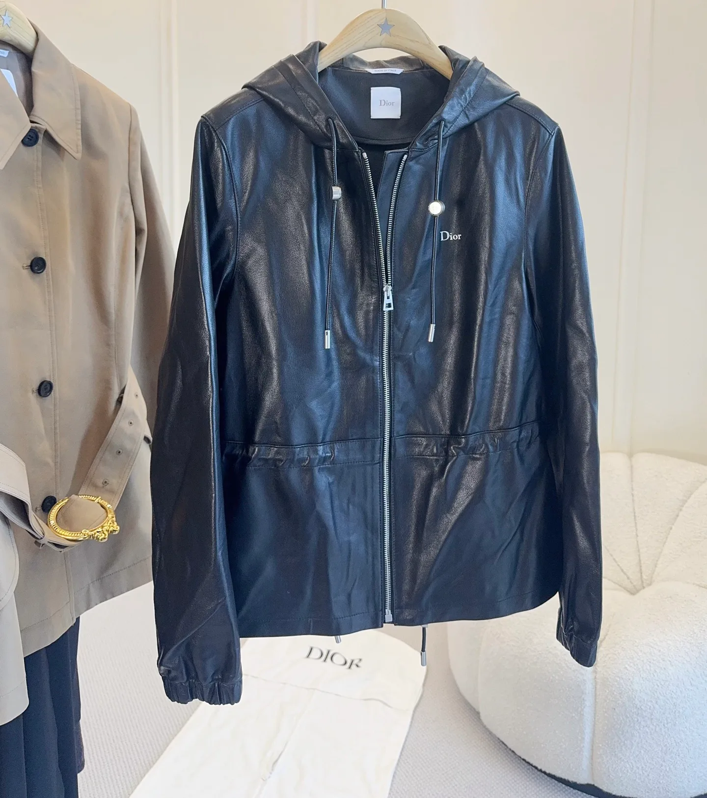Кожаные Куртки И Дублёнки Женские Christian Dior 18689588
