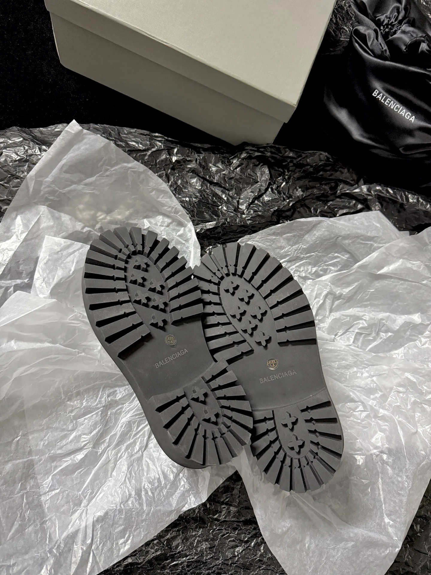 Ботинки Женские Balenciaga 620372