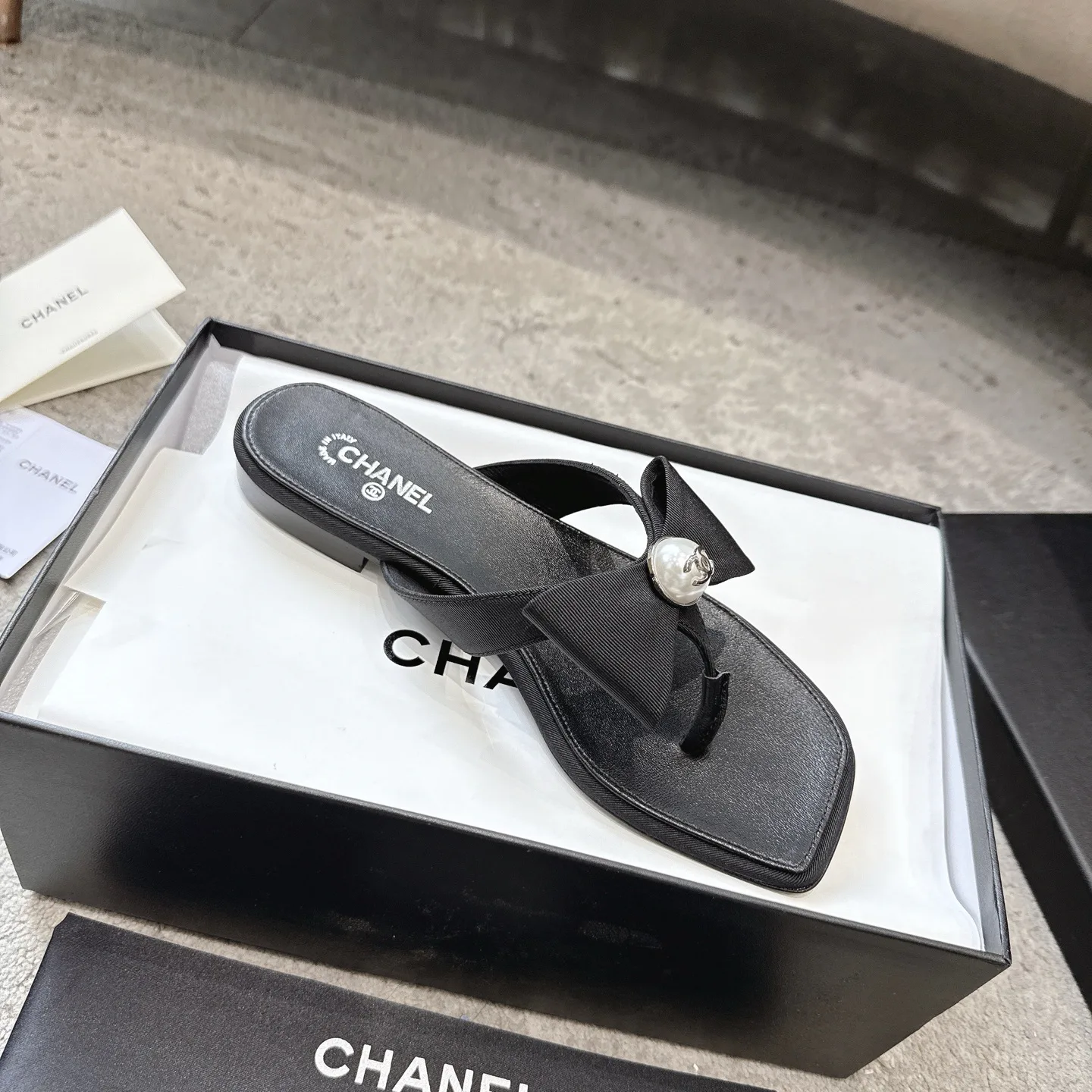 Шлепанцы Женские Chanel 17572292