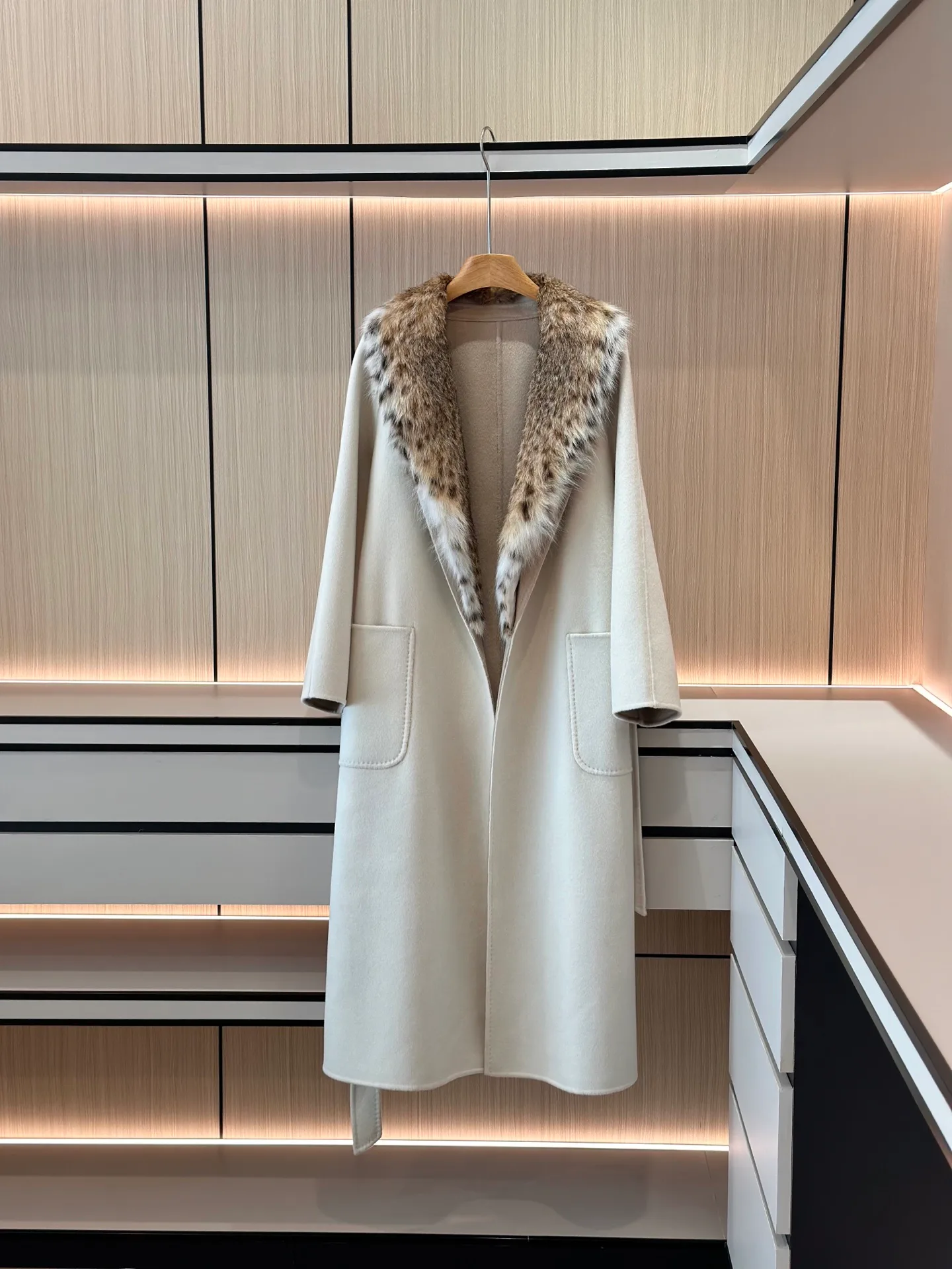 Пальто Женские Loro Piana 18999918
