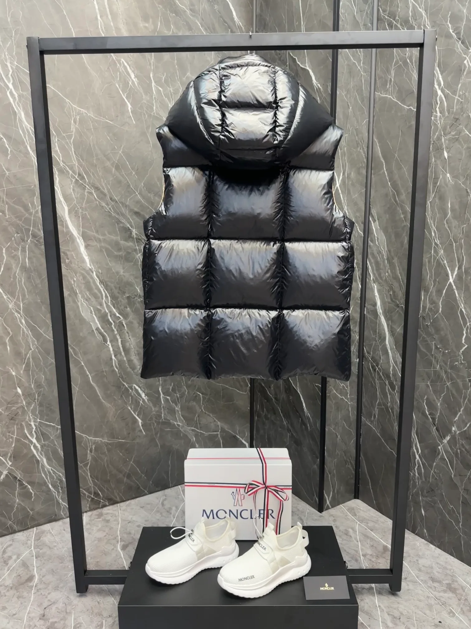 Жилеты Женские Moncler 19204231