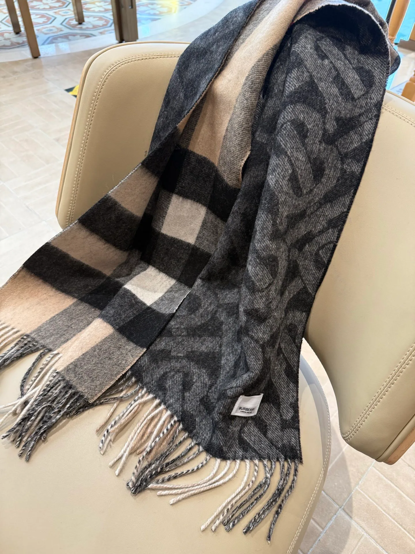 Шарфы Burberry 18002693