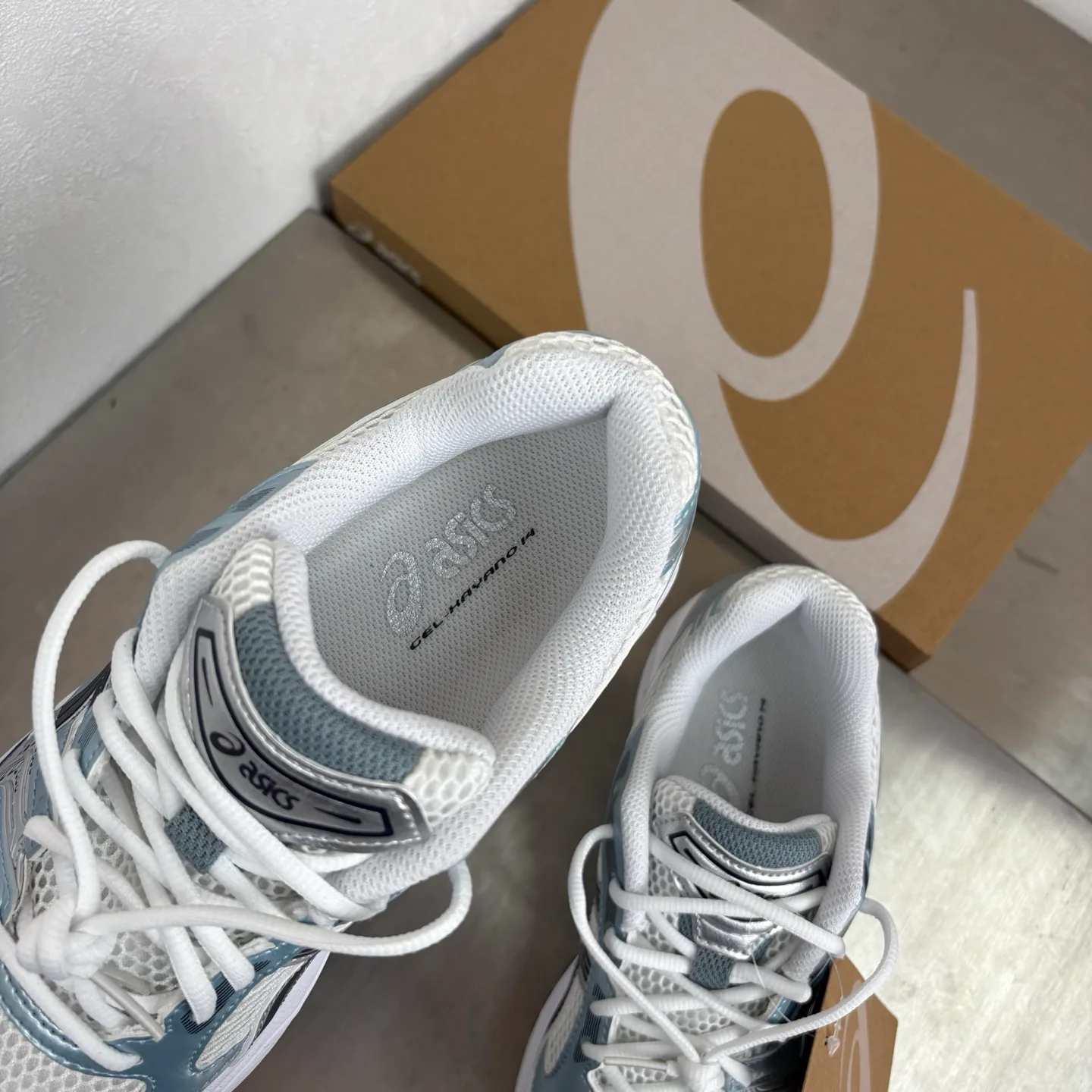 Кроссовки Женские Asics 18744166