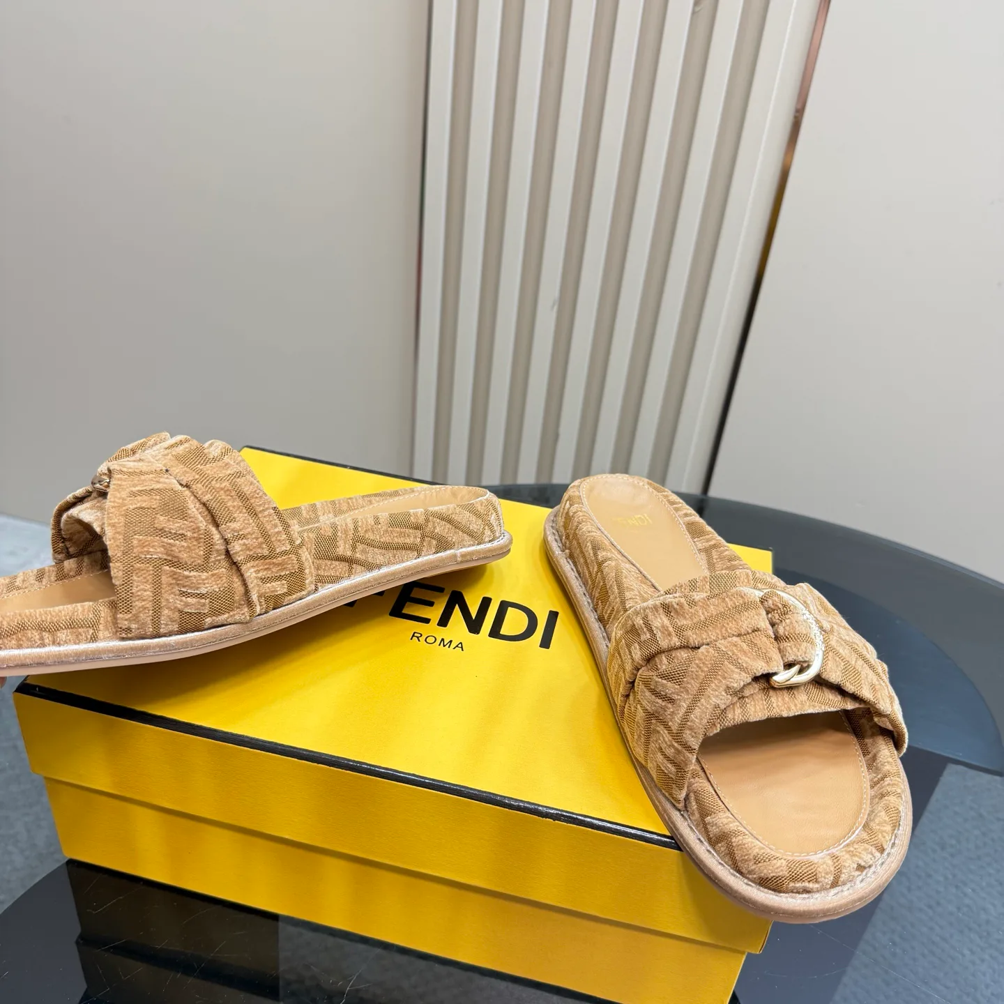 Шлепанцы Женские Fendi 23409