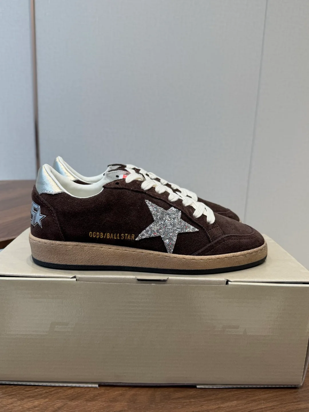 Кроссовки Женские Golden Goose 18357246