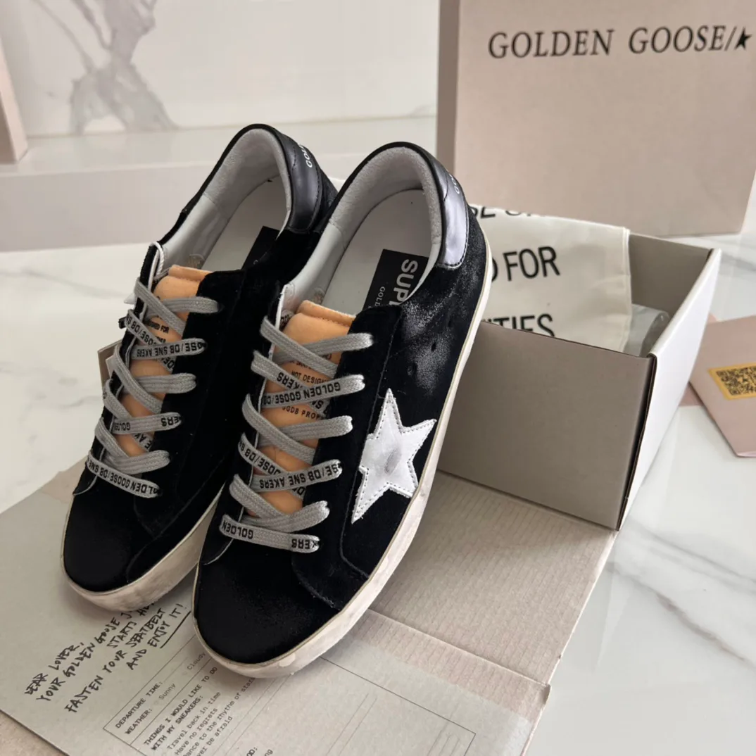 Кроссовки Женские Golden Goose 16995656