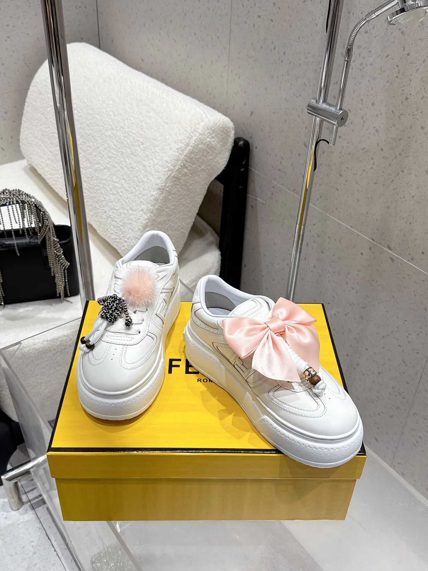 Кроссовки Женские Fendi 13078805