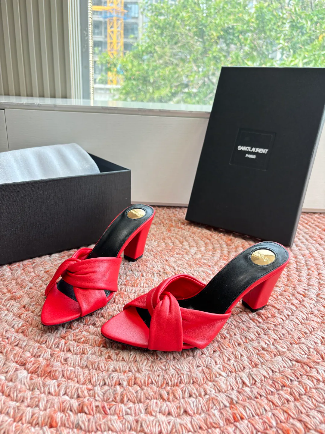 Босоножки Женские Saint Laurent 11770261