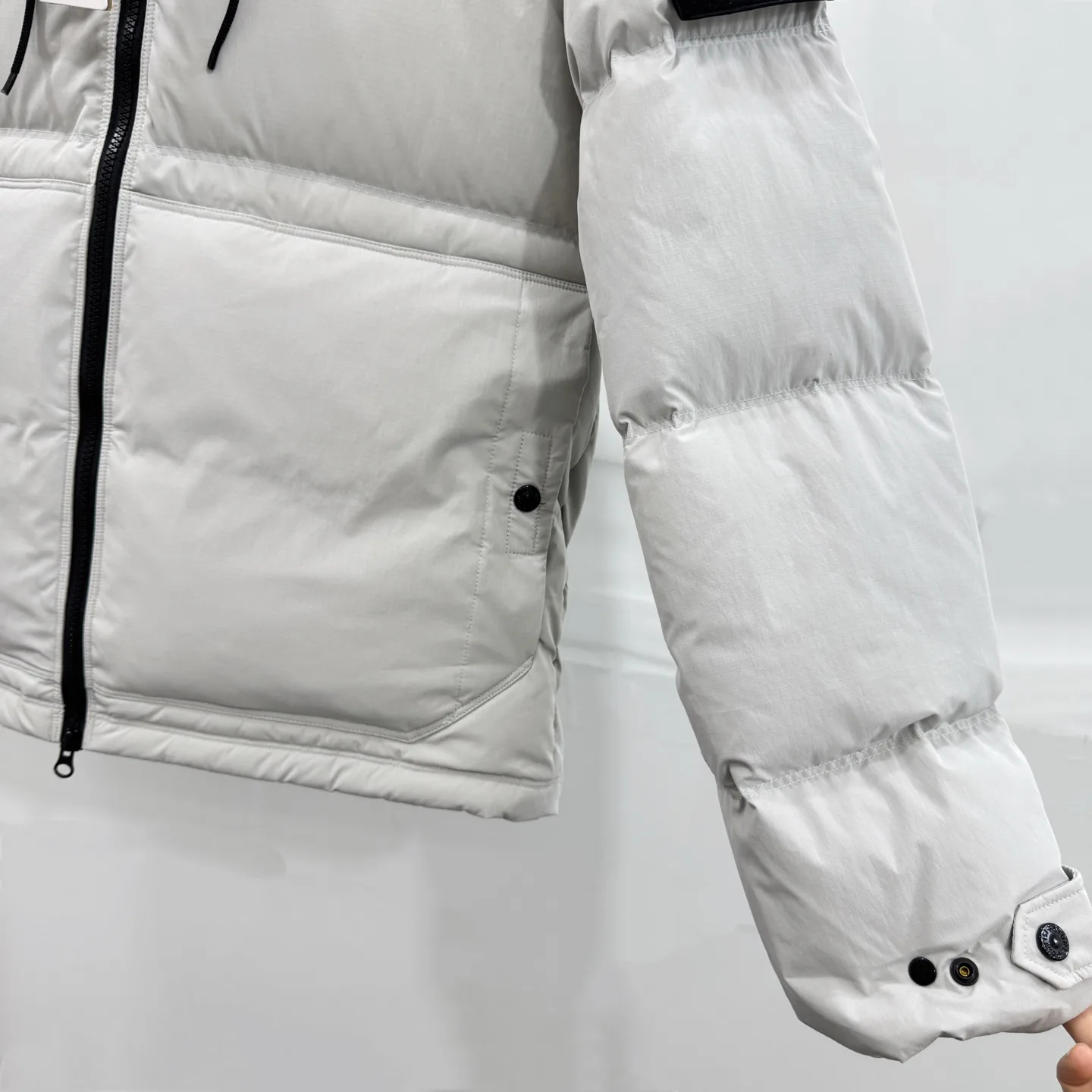 Куртки И Пуховики Женские Stone Island 18538040