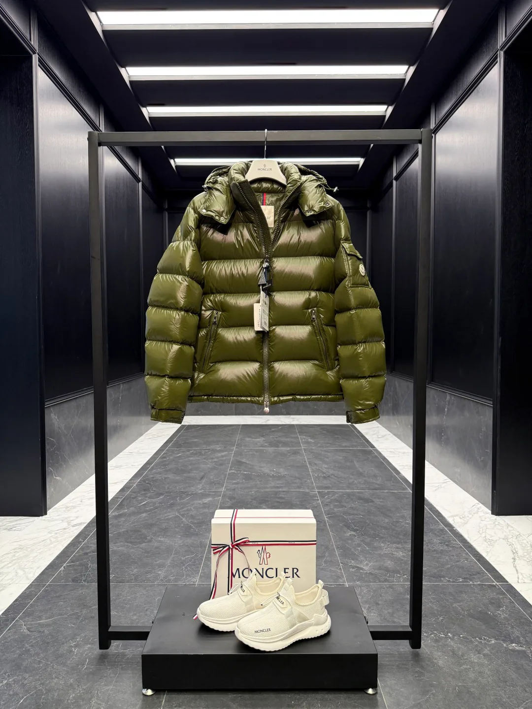 Куртки И Пуховики Мужские Moncler 988822