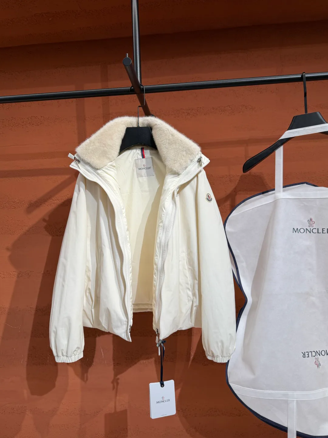 Куртки И Пуховики Женские Moncler 19579913