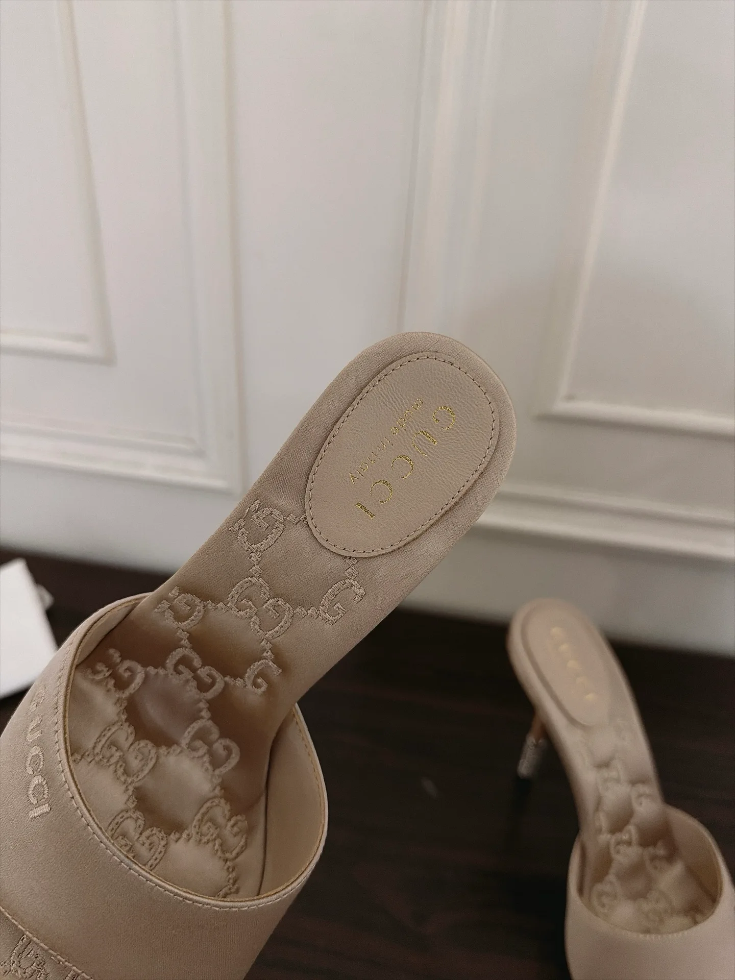 Босоножки Женские Gucci 18120658