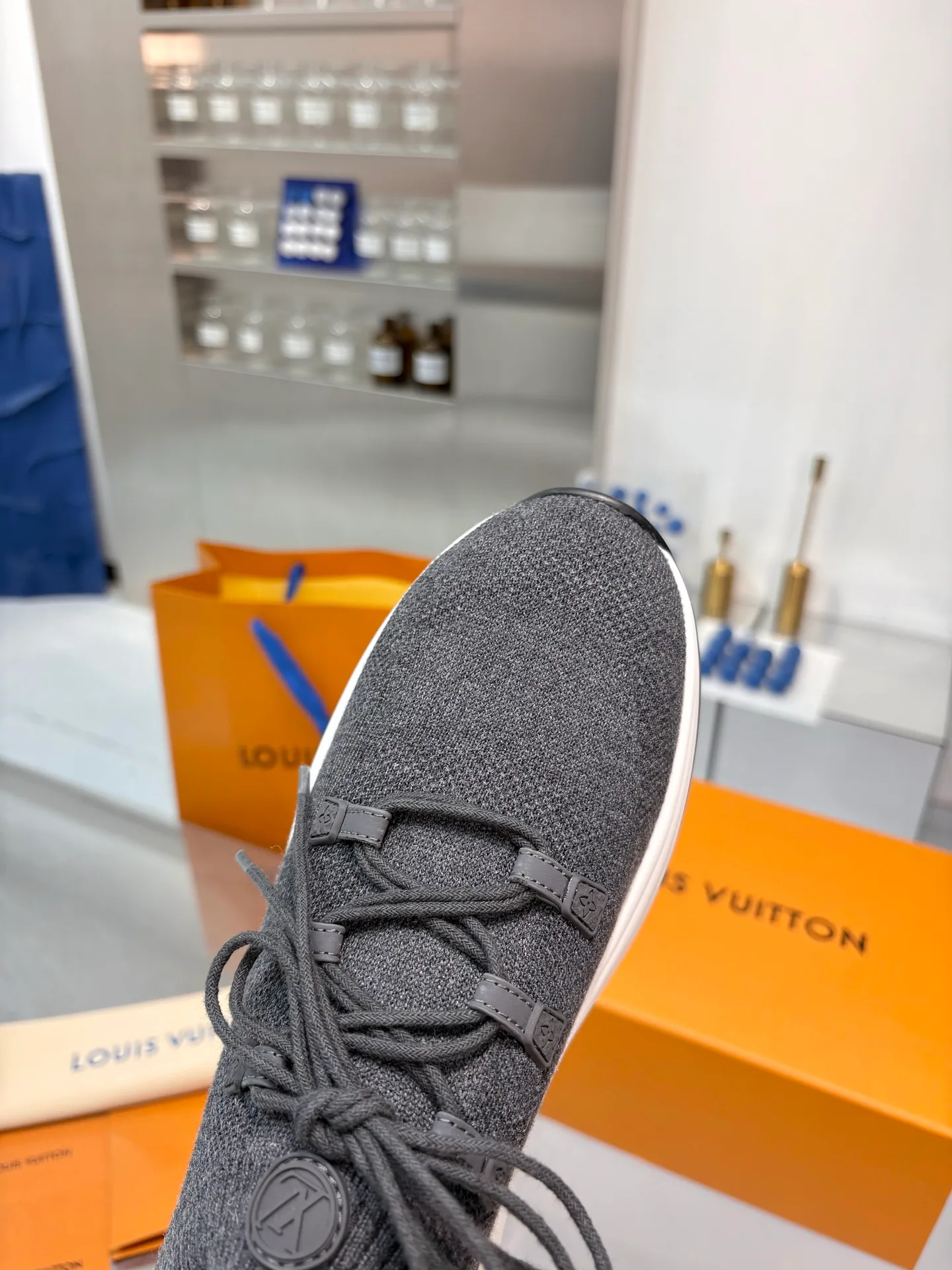Кроссовки Женские Louis Vuitton 18055131