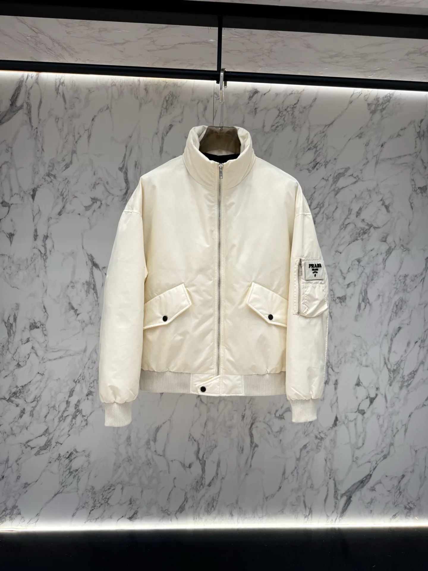 Куртки И Пуховики Женские Prada 18480859
