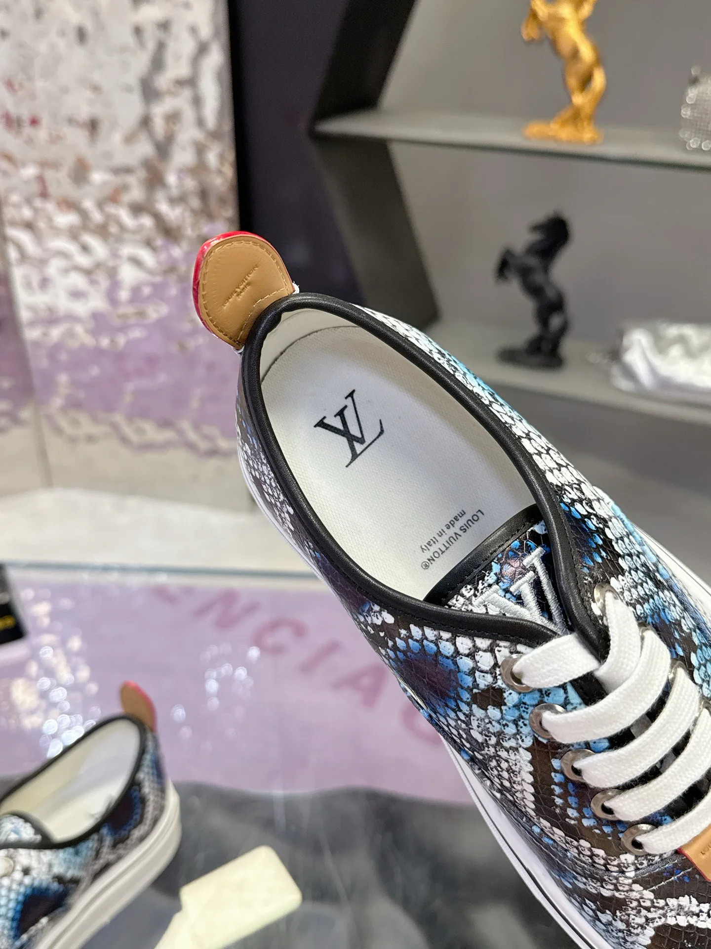Кроссовки Мужские Louis Vuitton 17930910