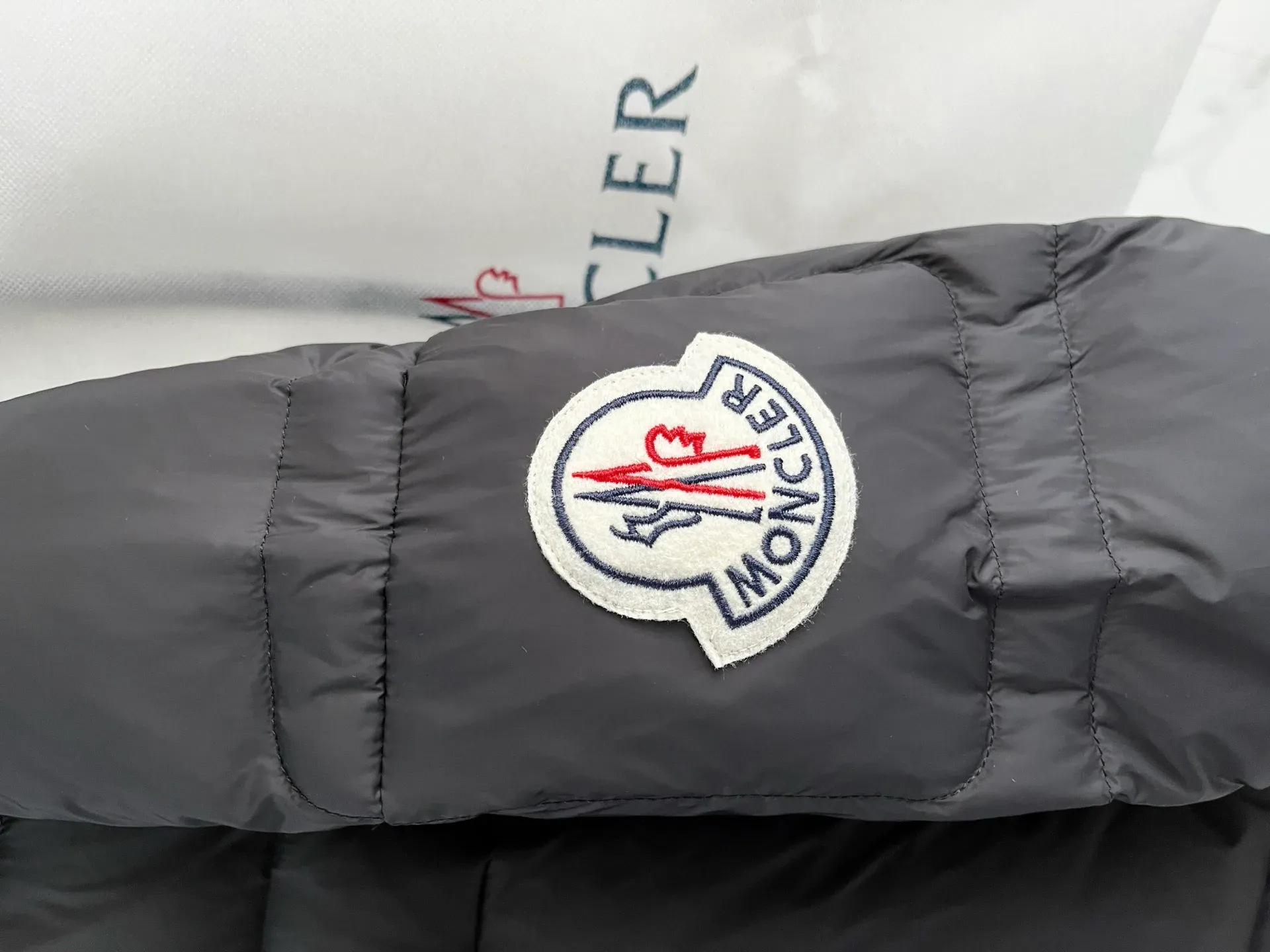 Куртки И Пуховики Мужские Moncler 283235