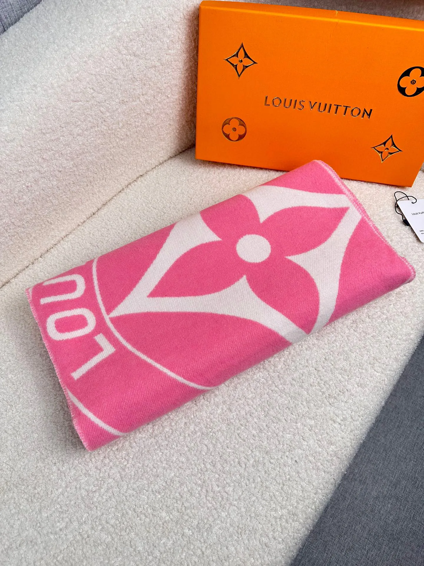 Шарфы Louis Vuitton 18476667