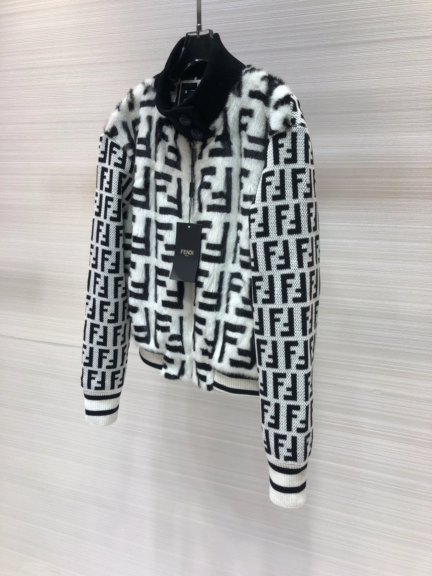 Куртки И Пуховики Женские Fendi 785681