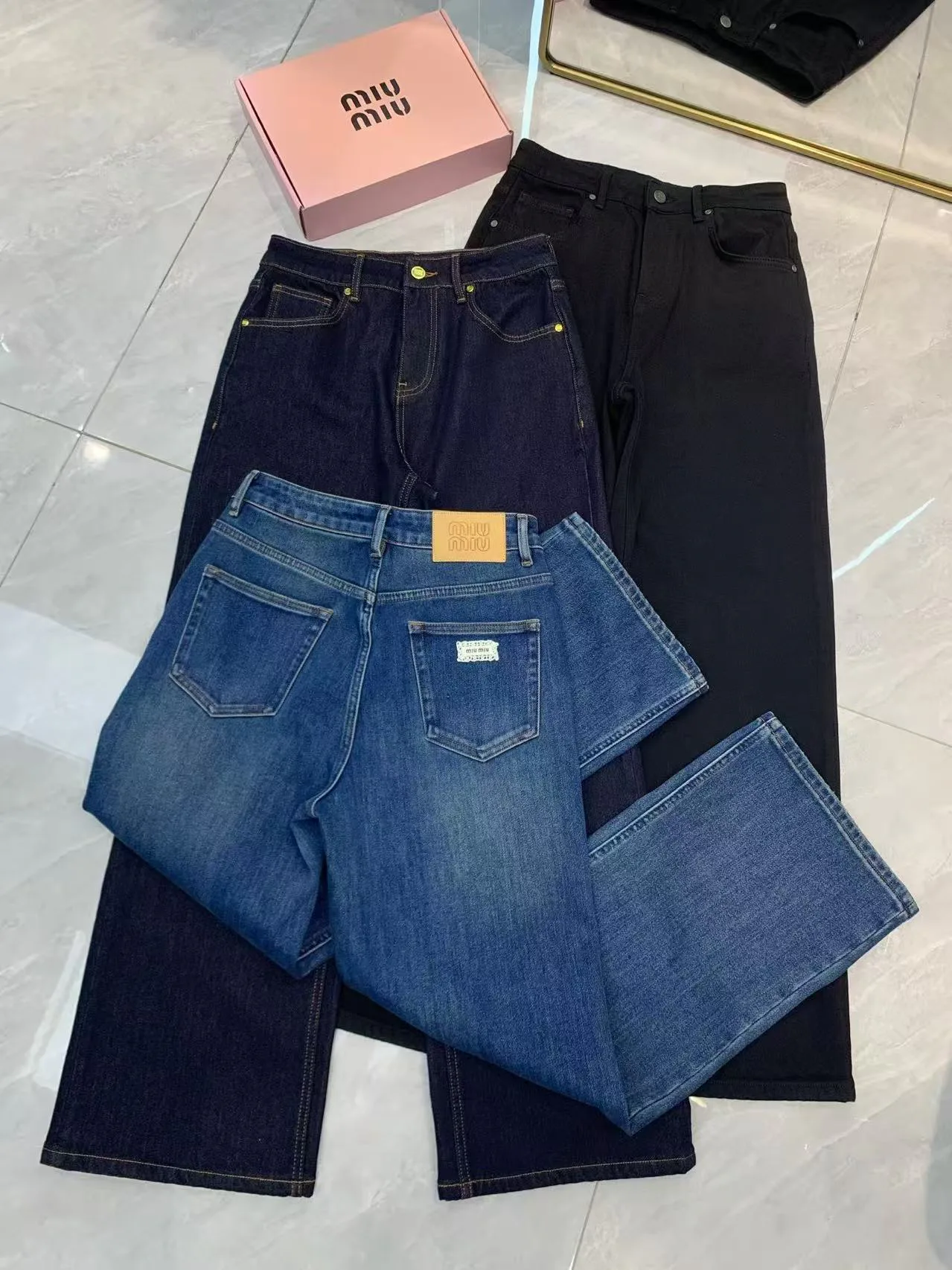 Джинсы Женские Miu Miu 19313503