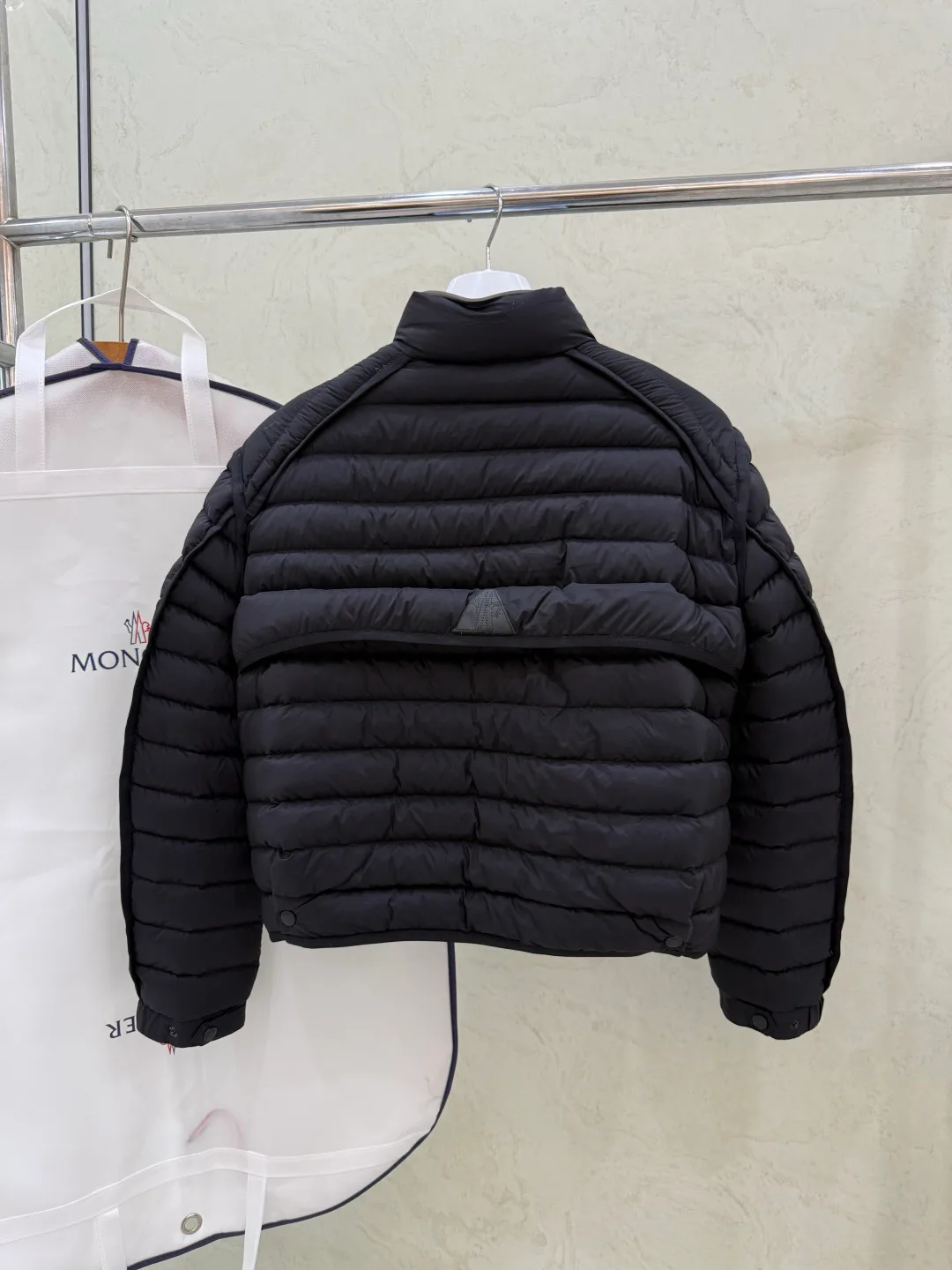Куртки И Пуховики Женские Moncler 17918894