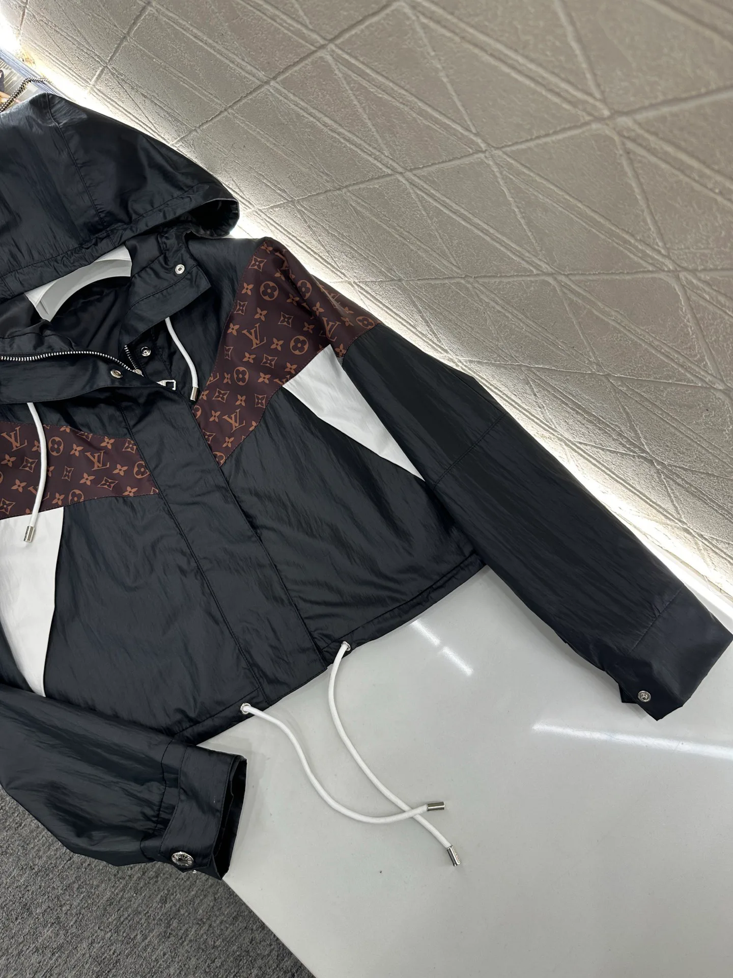 Куртки И Пуховики Женские Louis Vuitton 1512495