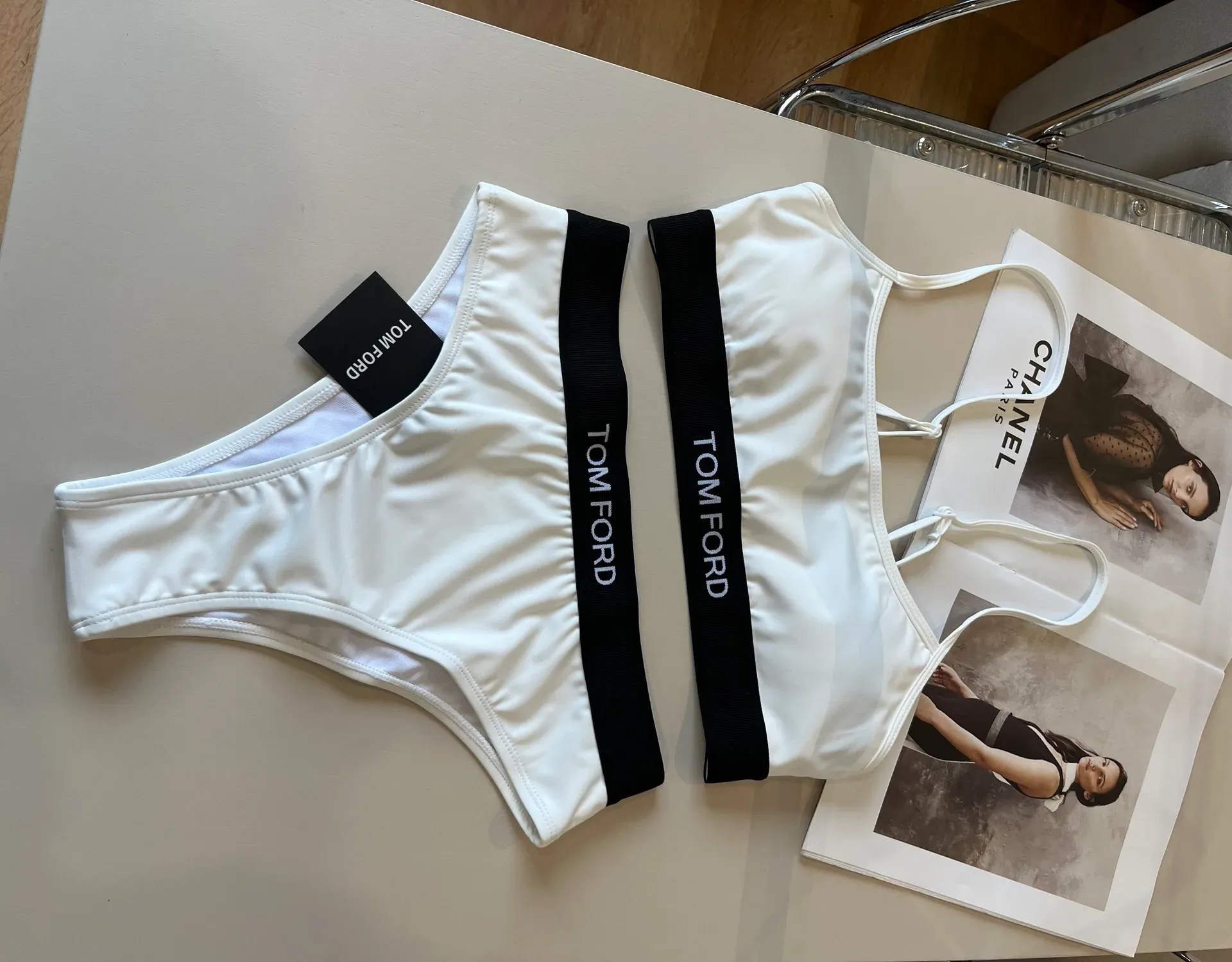 Шорты Женские Tom Ford 11548