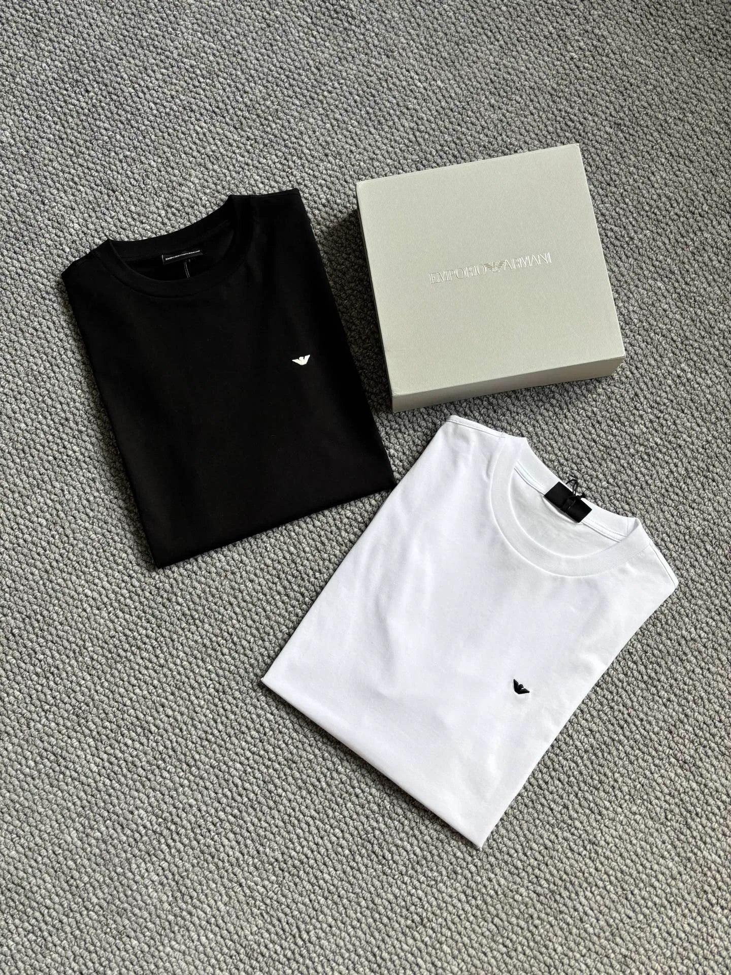 Футболки Женские Armani 19582240