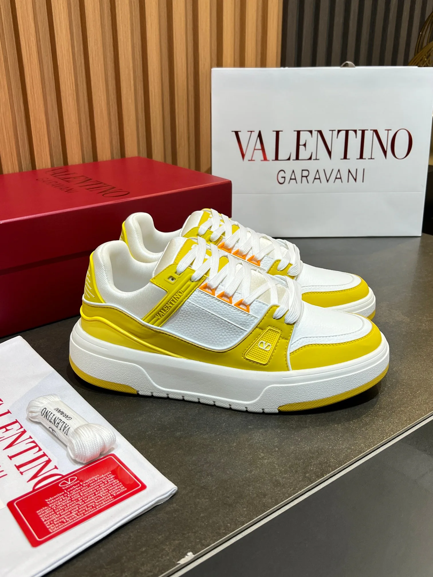 Кроссовки Женские Valentino 11575968